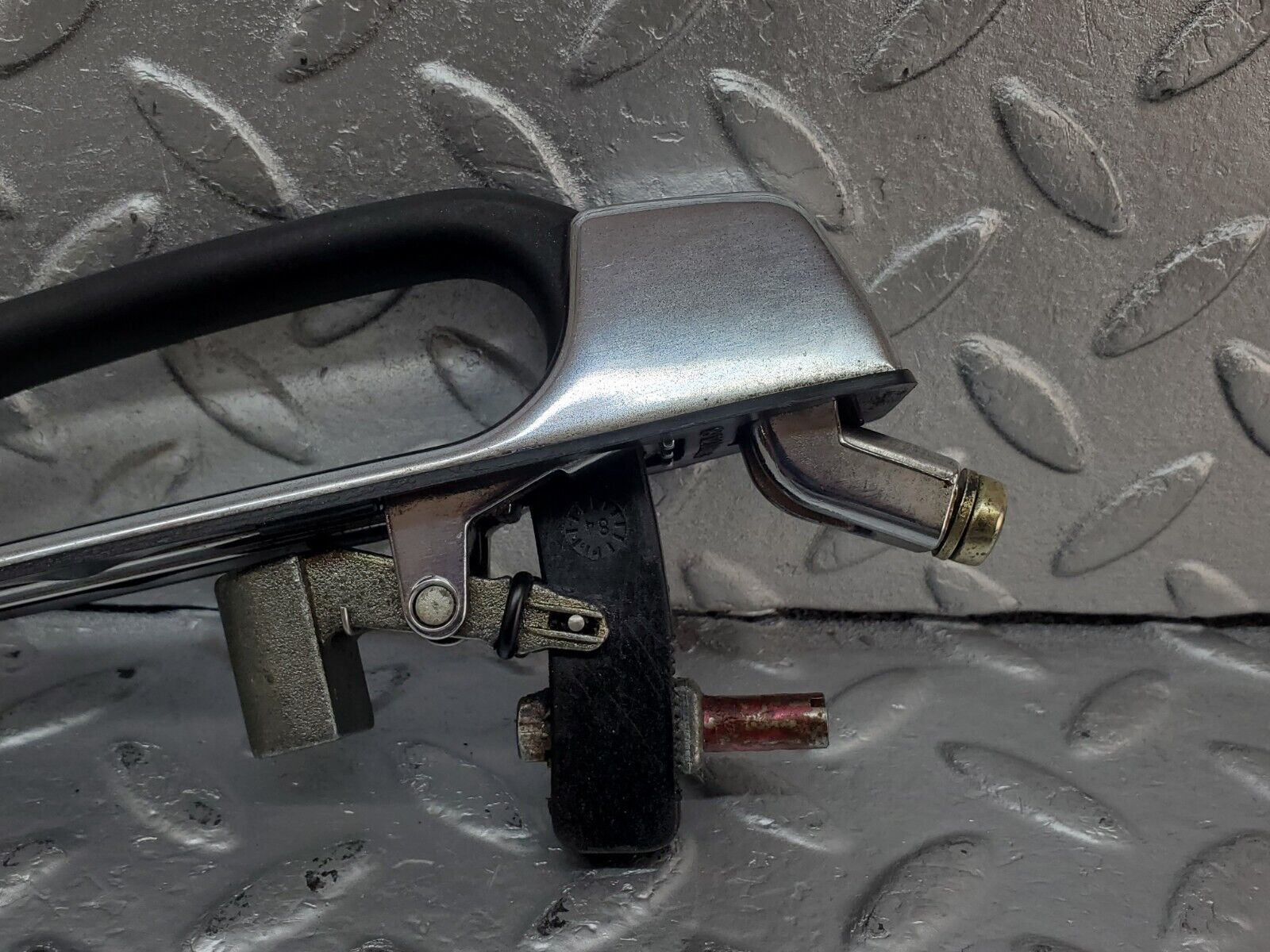 44393 Mercedes-Benz W123 280E Rear Right Exterior Door Handle 1237600359 1237660005