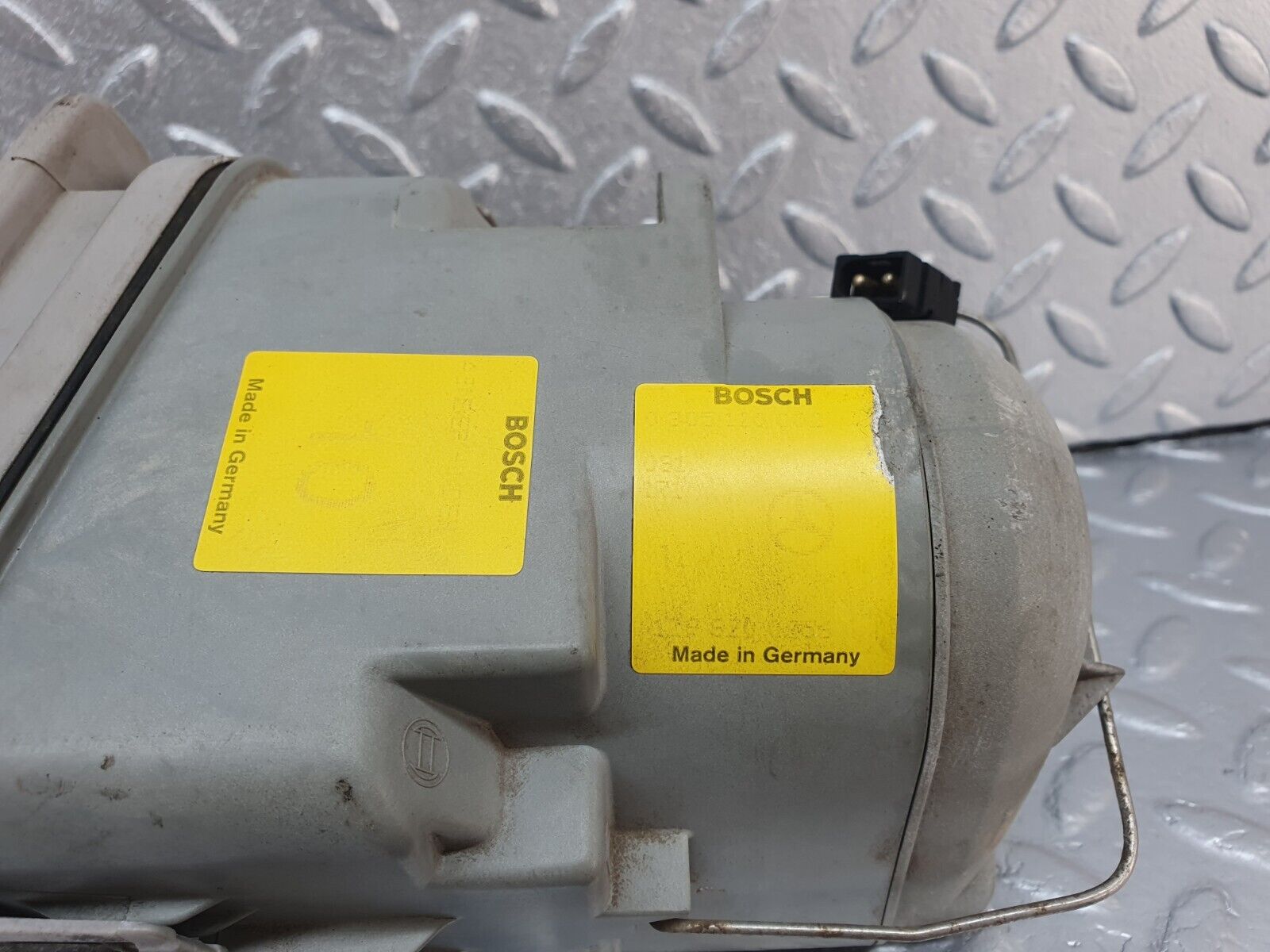 42455 Mercedes-Benz R129 320SL Coupe Front Right Fog Light No Lens Bosch 0305120002 1305230062