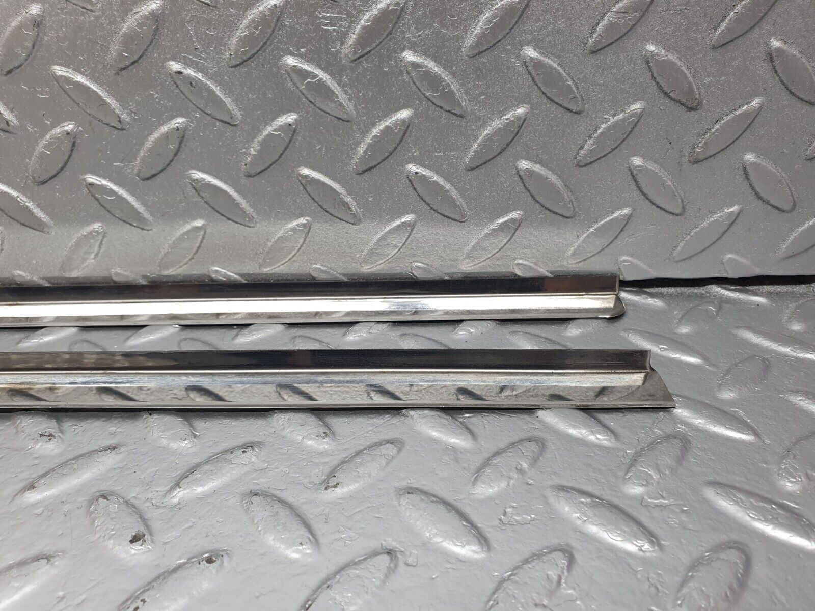 42913 Mercedes-Benz W201 190 2.0L Sunroof Chrome Trim Set