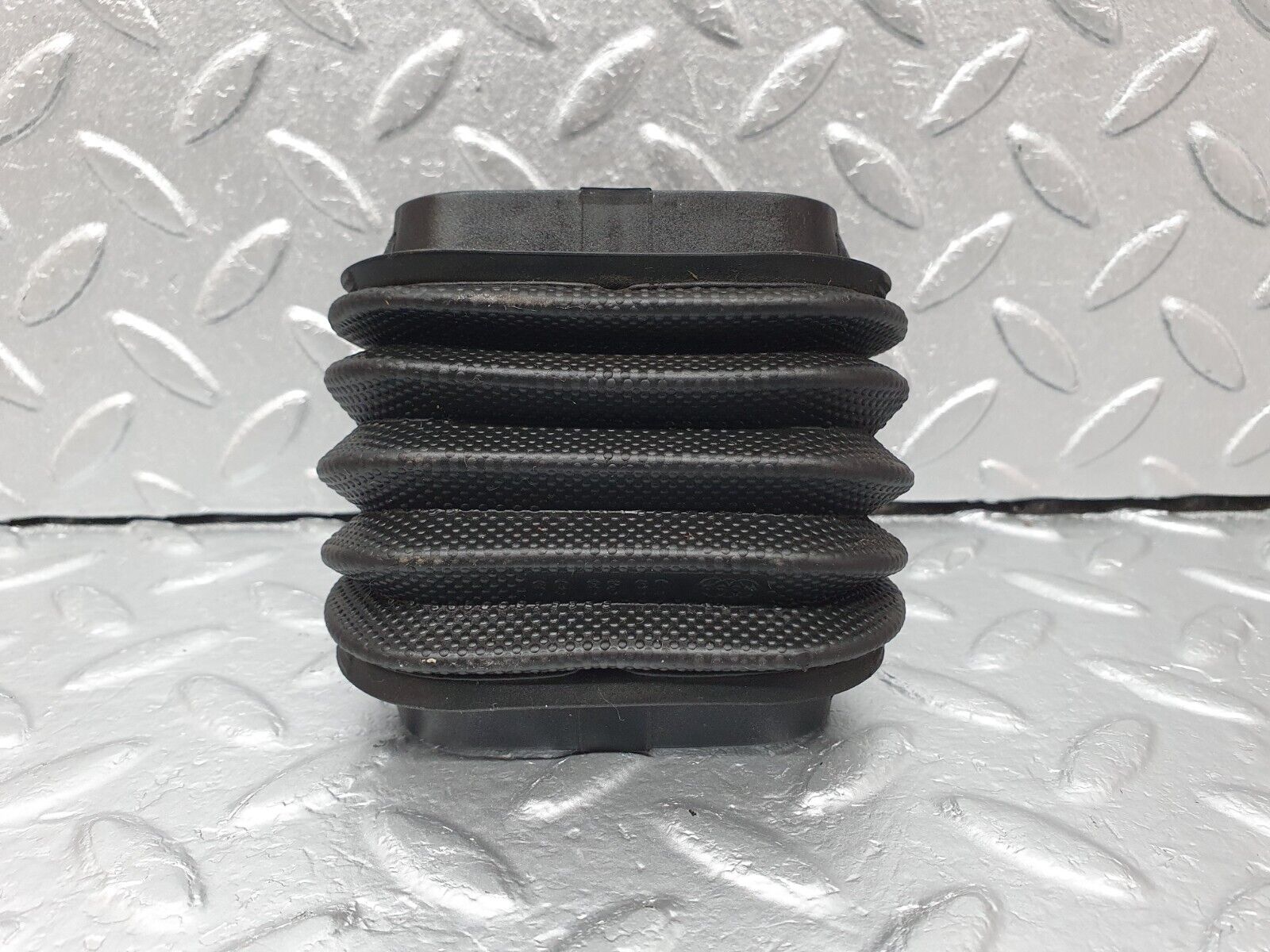 41844 Mercedes-Benz W202 C200 Rear Door Wire Protector Rubber 1408210597