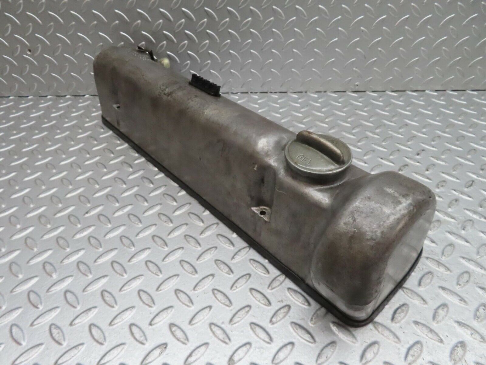 13827 Mercedes-Benz R107 450SL Cylinder Head Valve Cover Right Side 1160161905