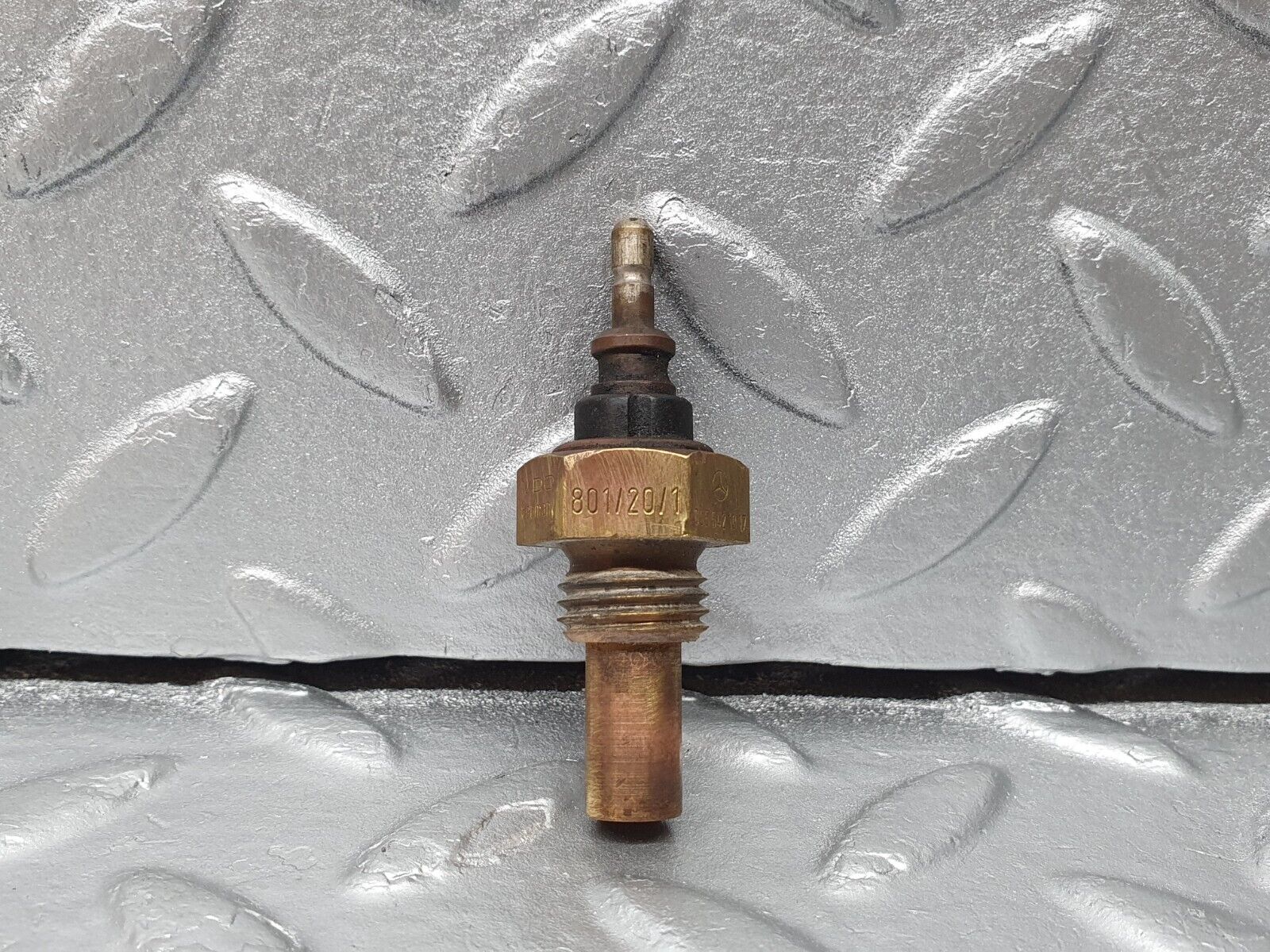 41366 Mercedes-Benz R107 350SL Coolant Temperature Sensor VDO 0055421017