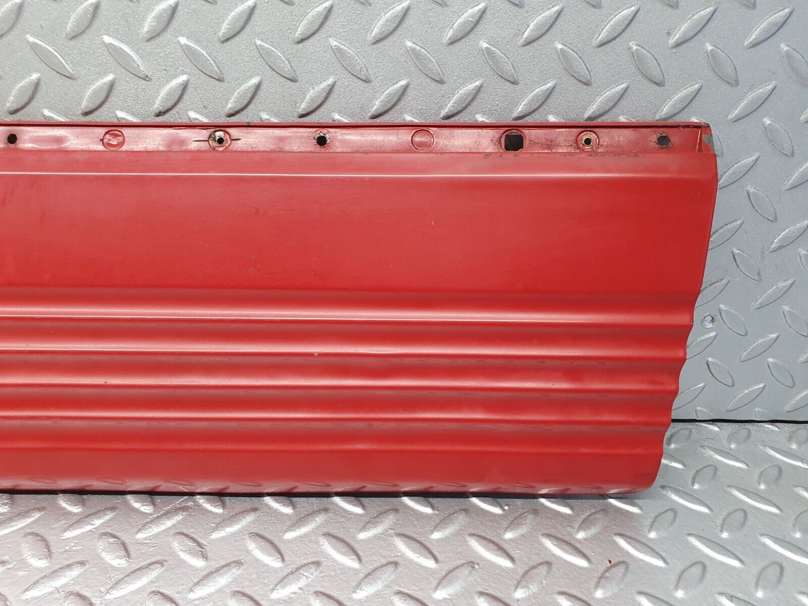 43789 Mercedes-Benz C126 380SEC Coupe Left Door Lower Moulding Trim 1266901140