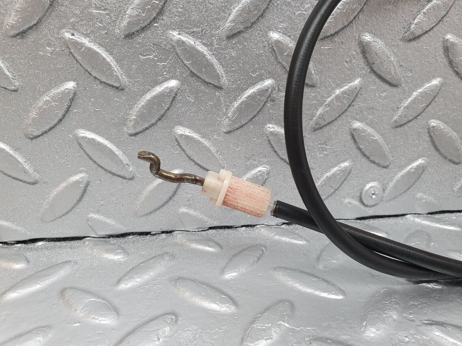 43702 Mercedes-Benz C126 380SEC Coupe Door Lock Cable