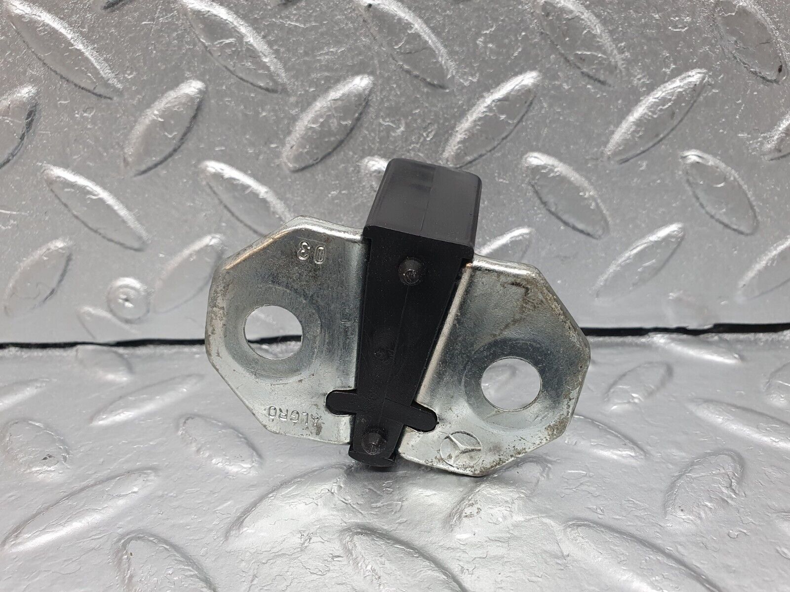 41954 Mercedes-Benz W202 C200 Door Lock Latch