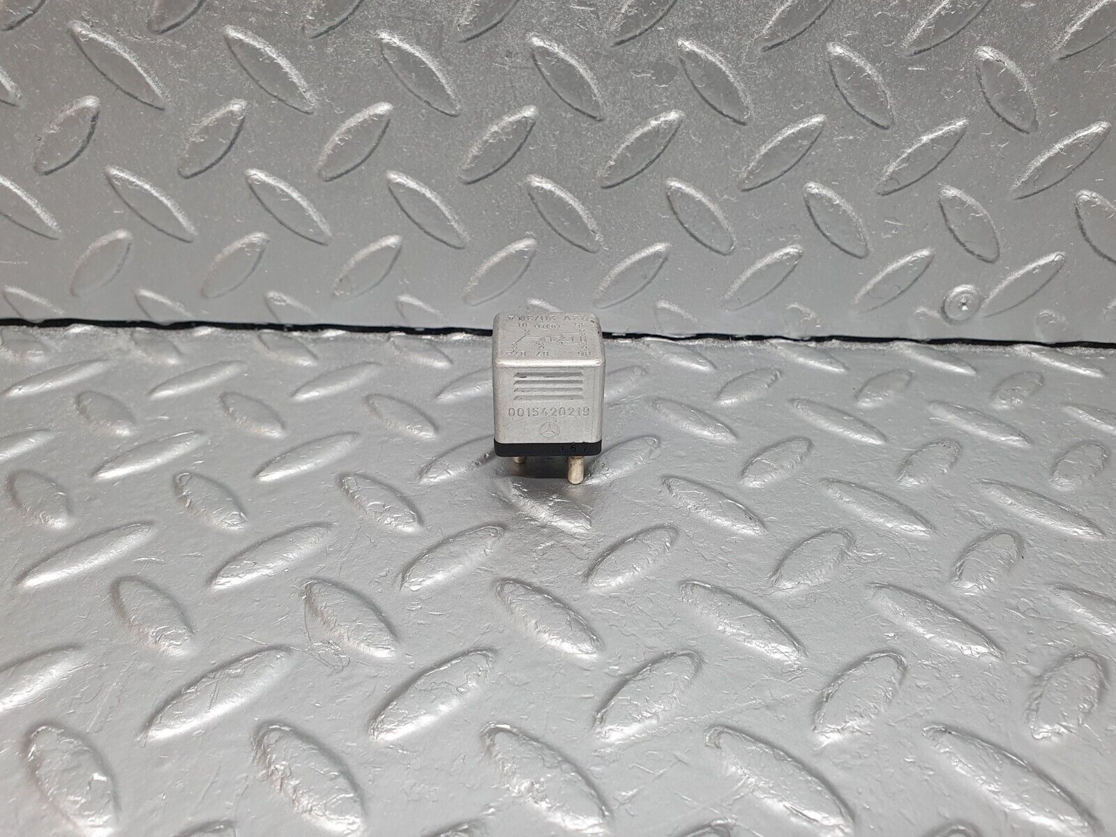 41643 Mercedes-Benz W124 200E Multi Purpose Relay 0015420219