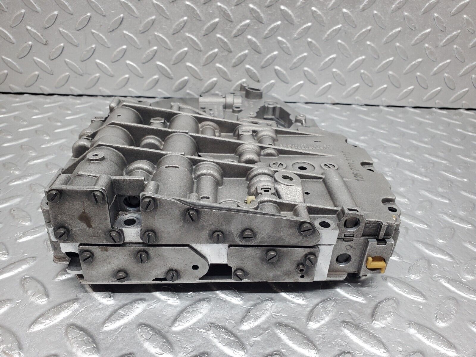 44575 Mercedes-Benz W123 280E Automatic Gearbox Valve Body 722.309 1262703115 1262772901