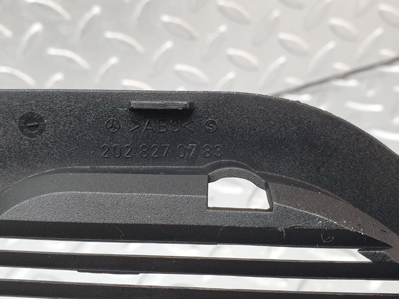 41743 Mercedes-Benz W202 C200 Rear Left Door Speaker Cover 2028270783