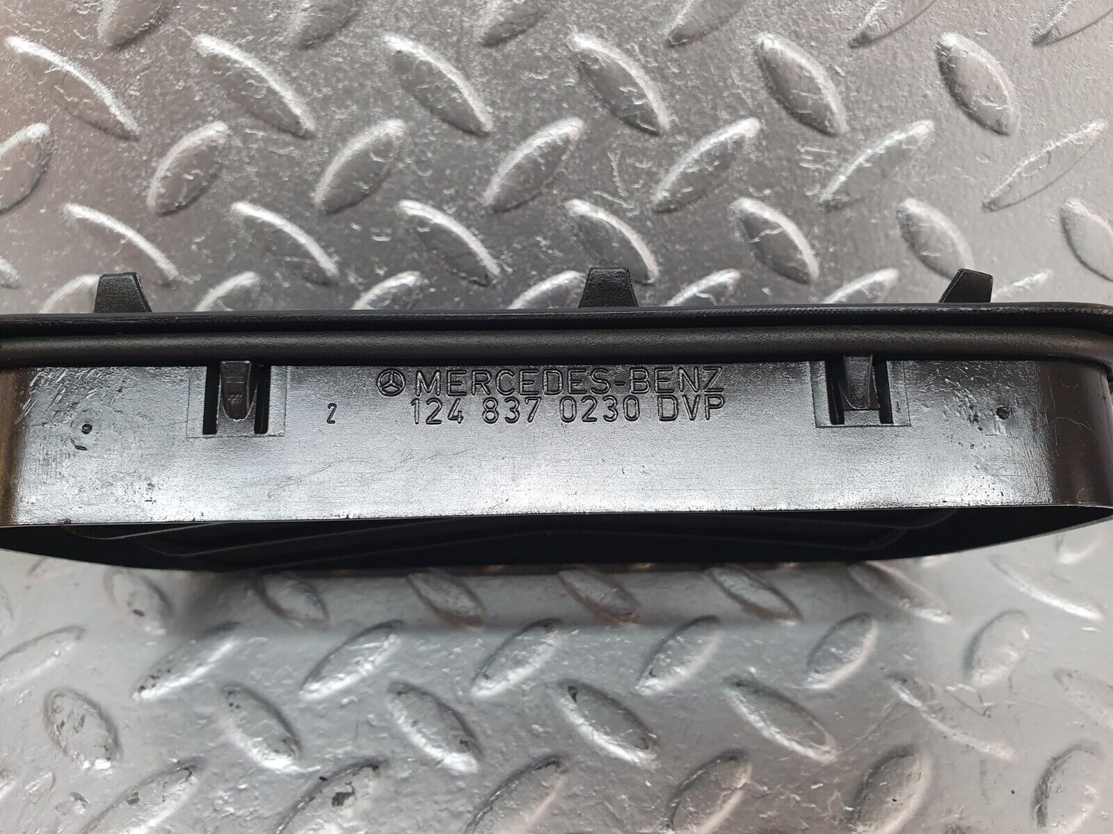 42493 Mercedes-Benz R129 320SL Coupe Air Intake Vent 1248370230 1248370242