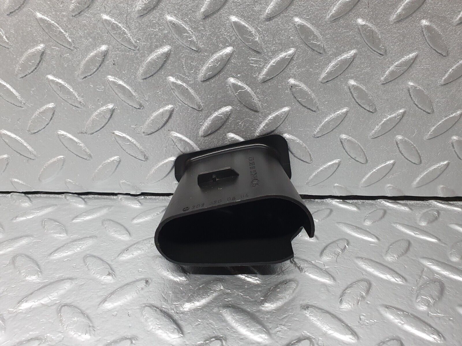 41826 Mercedes-Benz W202 C200 Engine Bay Air Duct Pipe 2025054088 2025280155