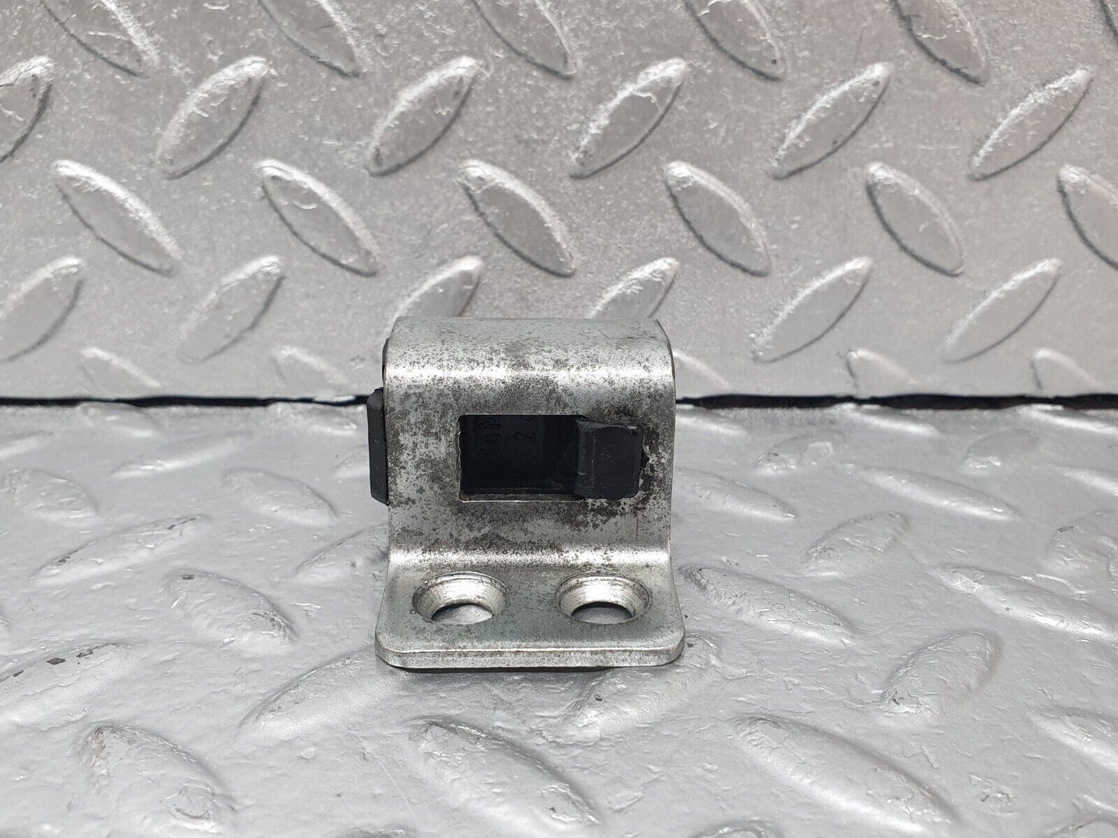 43979 Mercedes-Benz C123 230CE Coupe Right Door Lock Latch