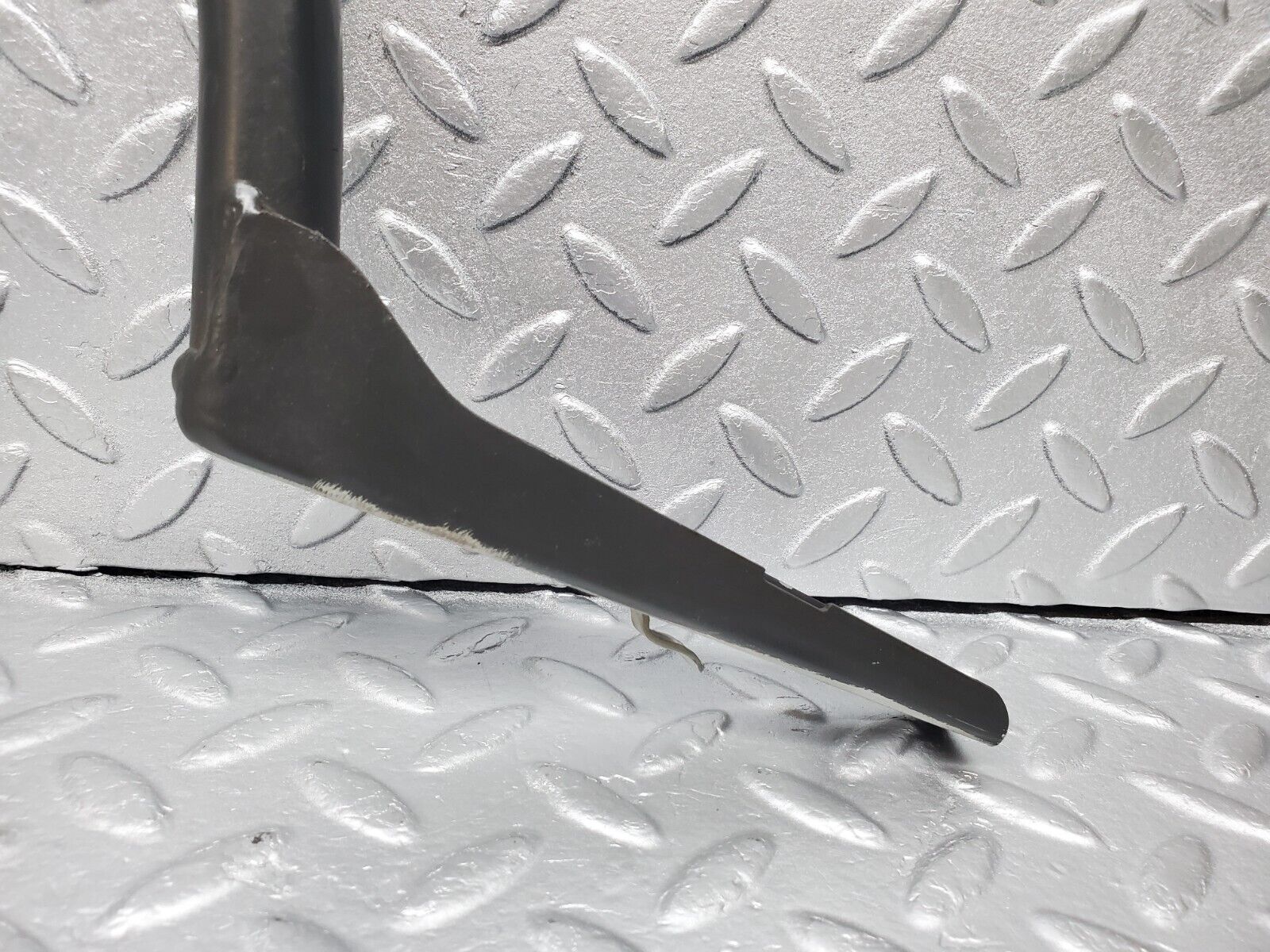 45833 Mercedes-Benz W126 420SE Trunk Lid Hinge Right Side