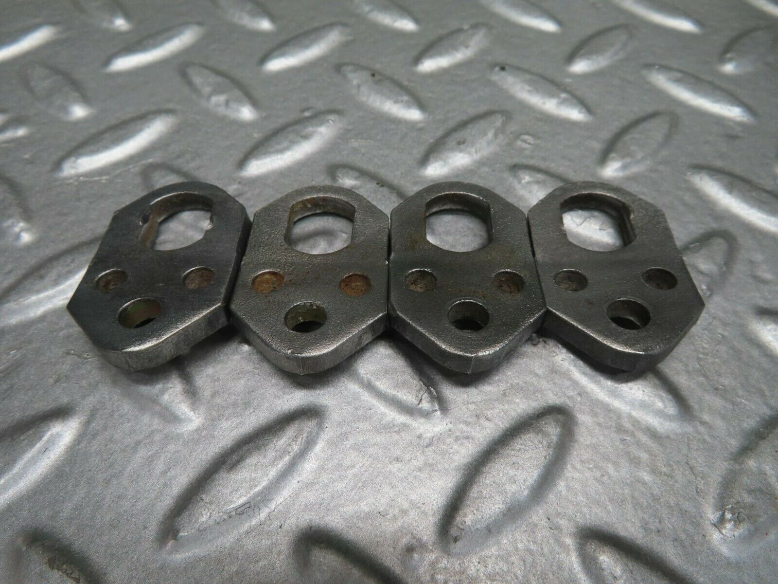 15635 Mercedes-Benz R107 450SL Fuel Injector Bracket 4pcs