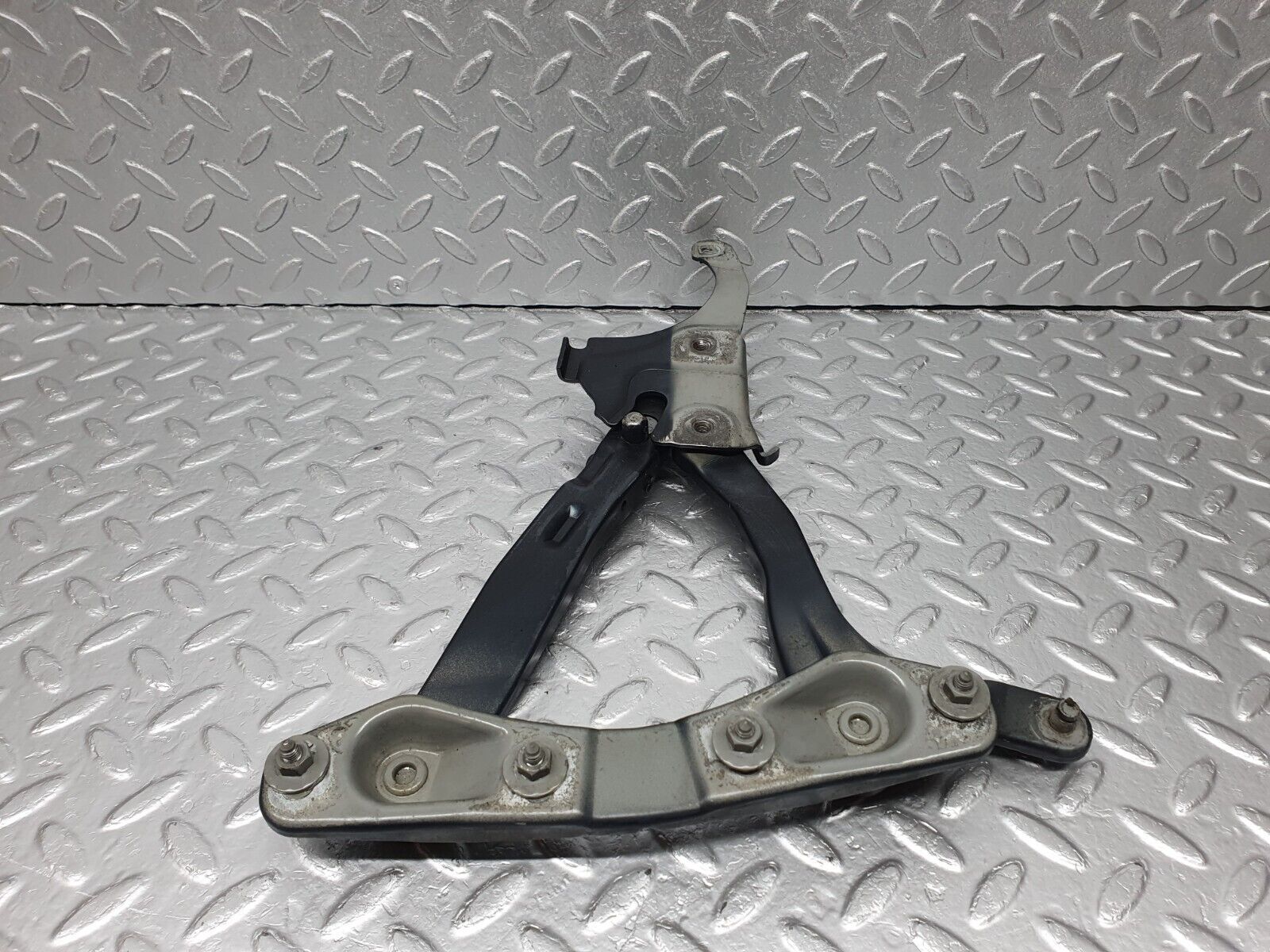 41874 Mercedes-Benz W202 C200 Bonnet Hinge Left Side 2028800128