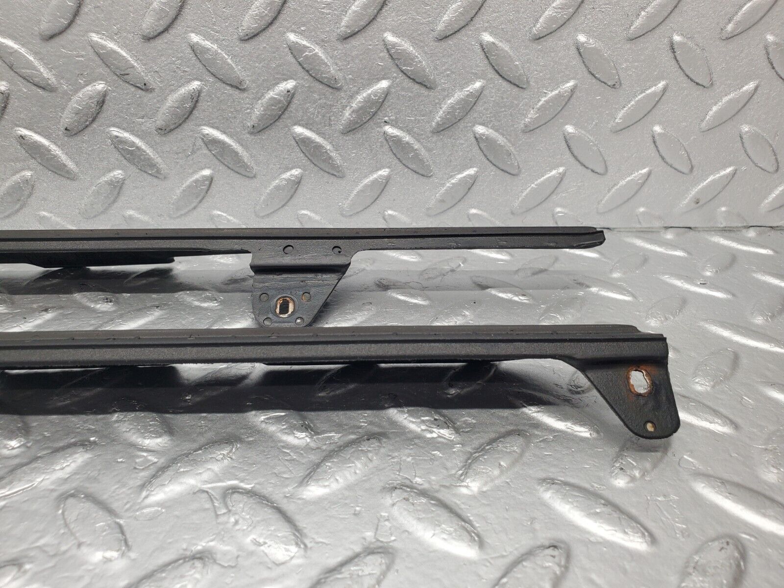 46148 Mercedes-Benz W124 Sunroof Rubber Cover 1407800292 1407800192