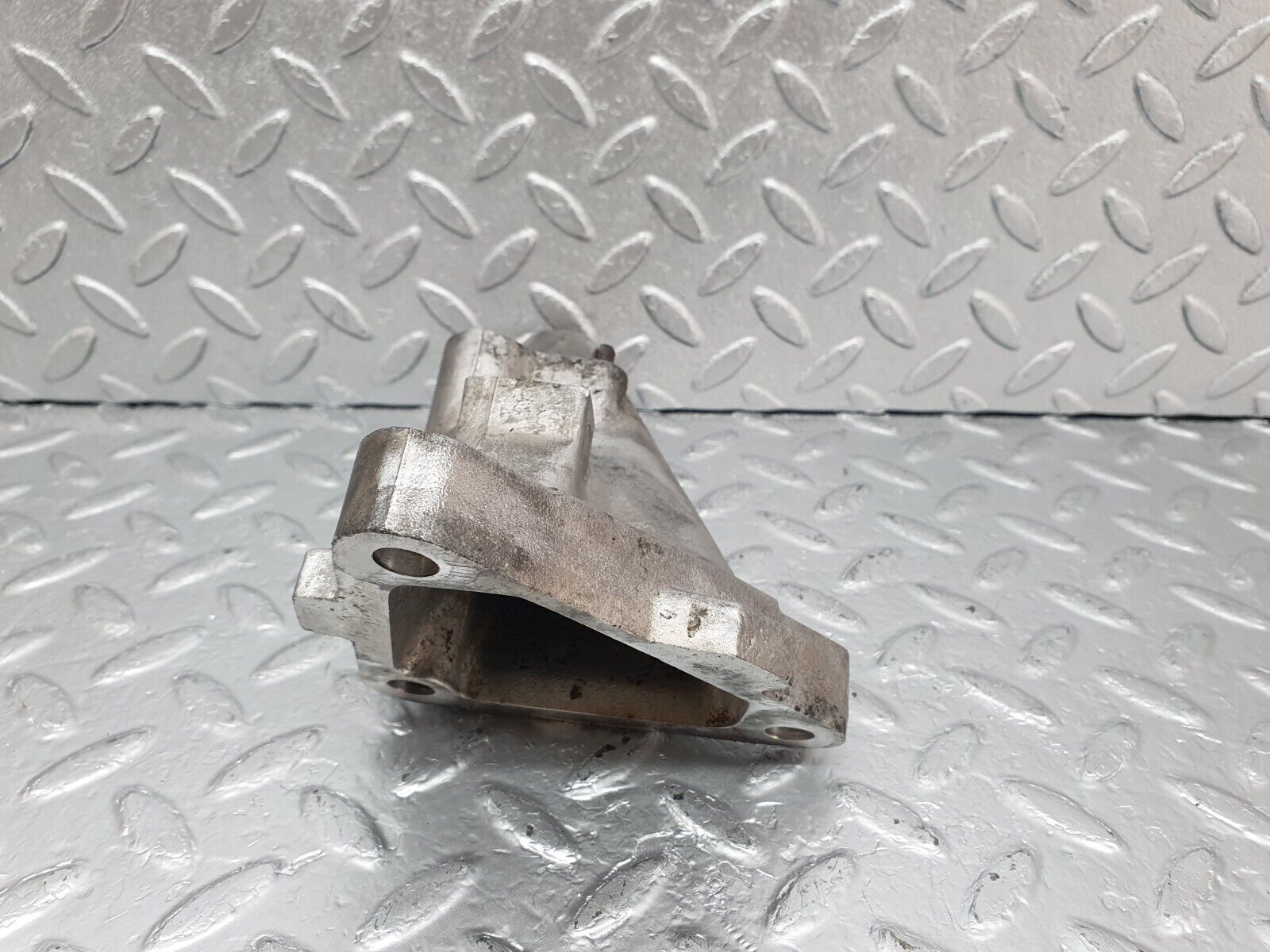 44012 Mercedes-Benz C123 230CE Coupe Engine Mount Bracket Left Side 1022230504