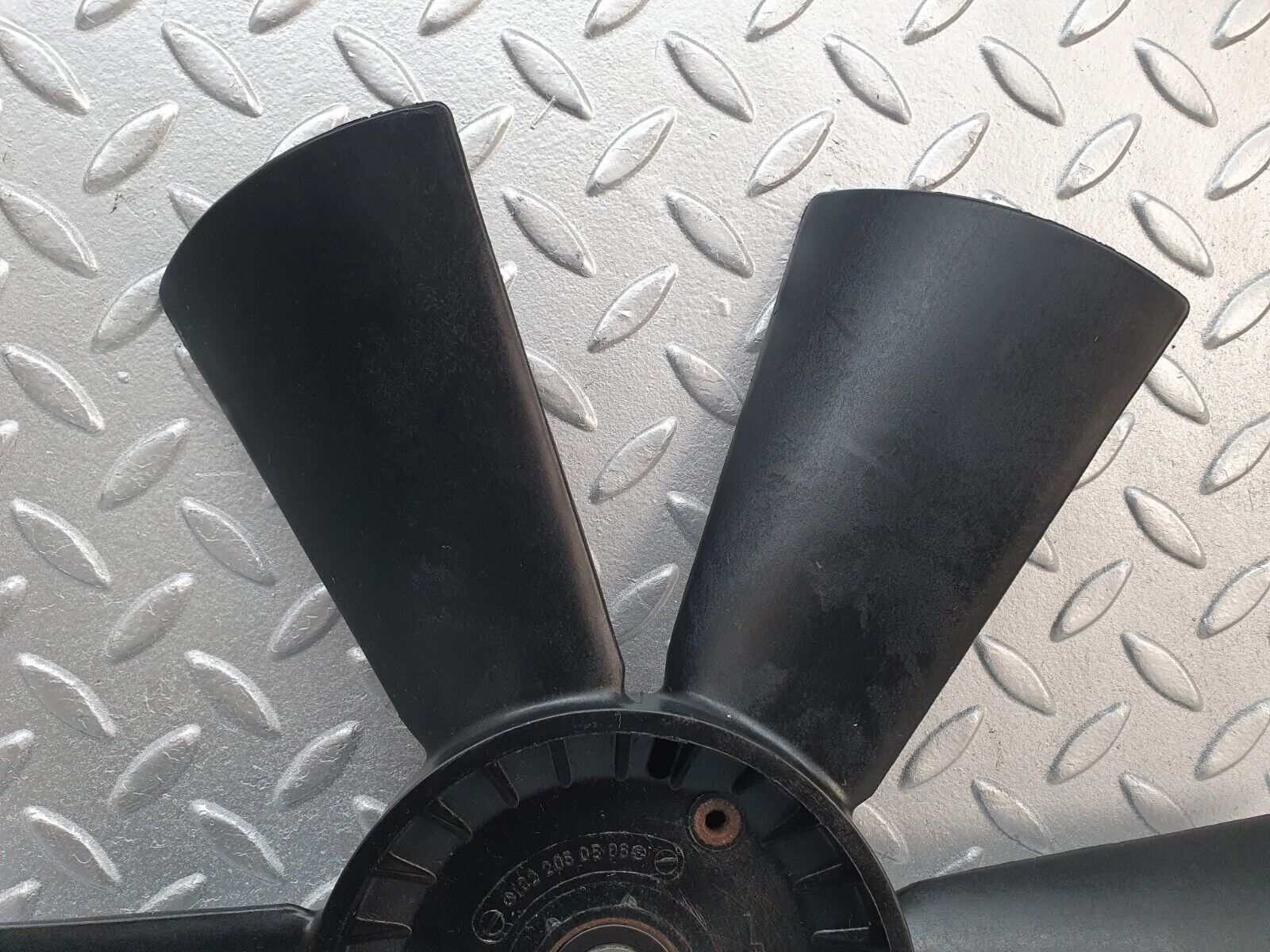 42684 Mercedes-Benz W201 190 2.0L Engine Cooling Fan 1022050506
