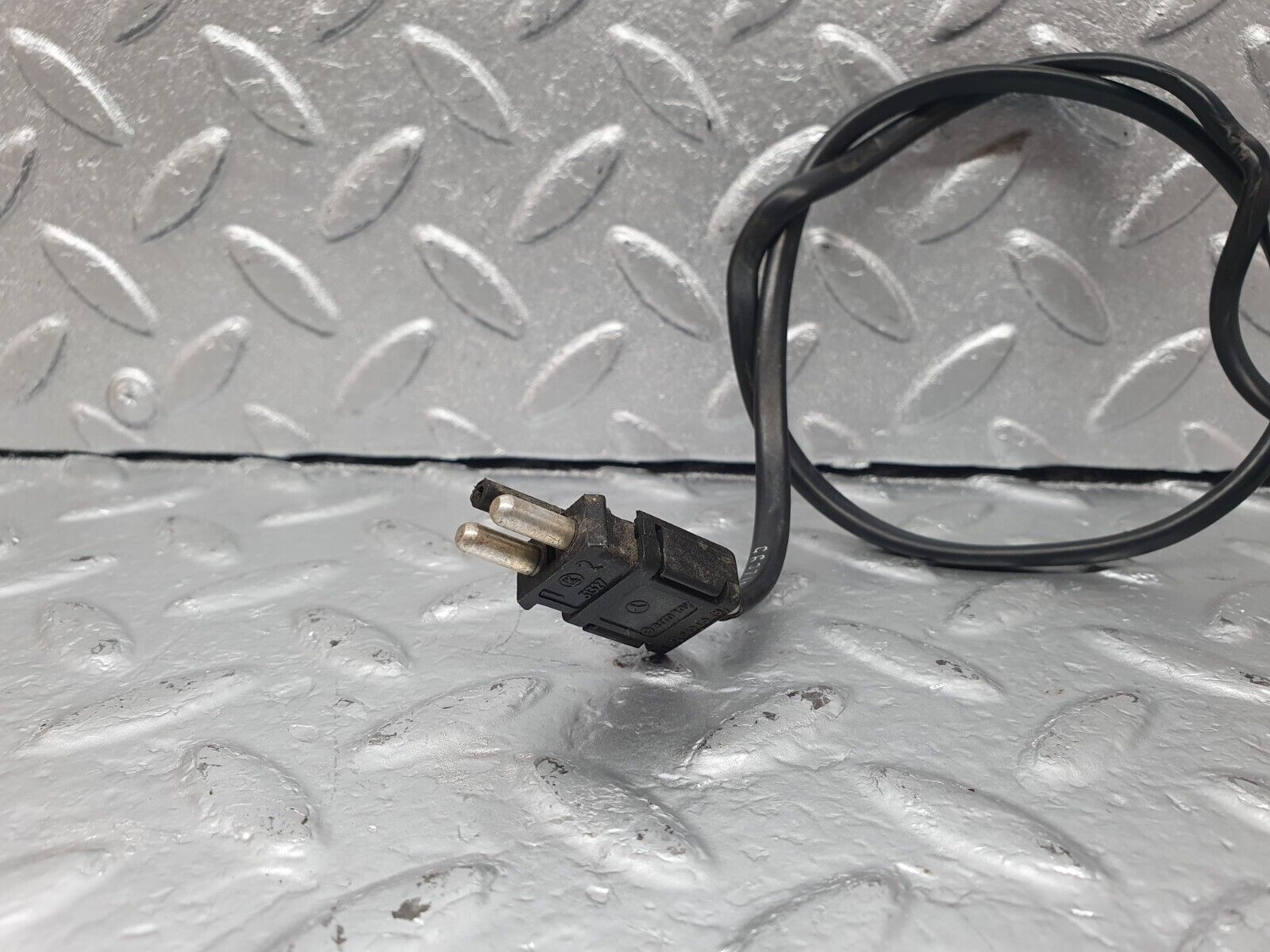 42604 Mercedes-Benz R129 320SL Coupe Temperature Sensor VDO 0125450528