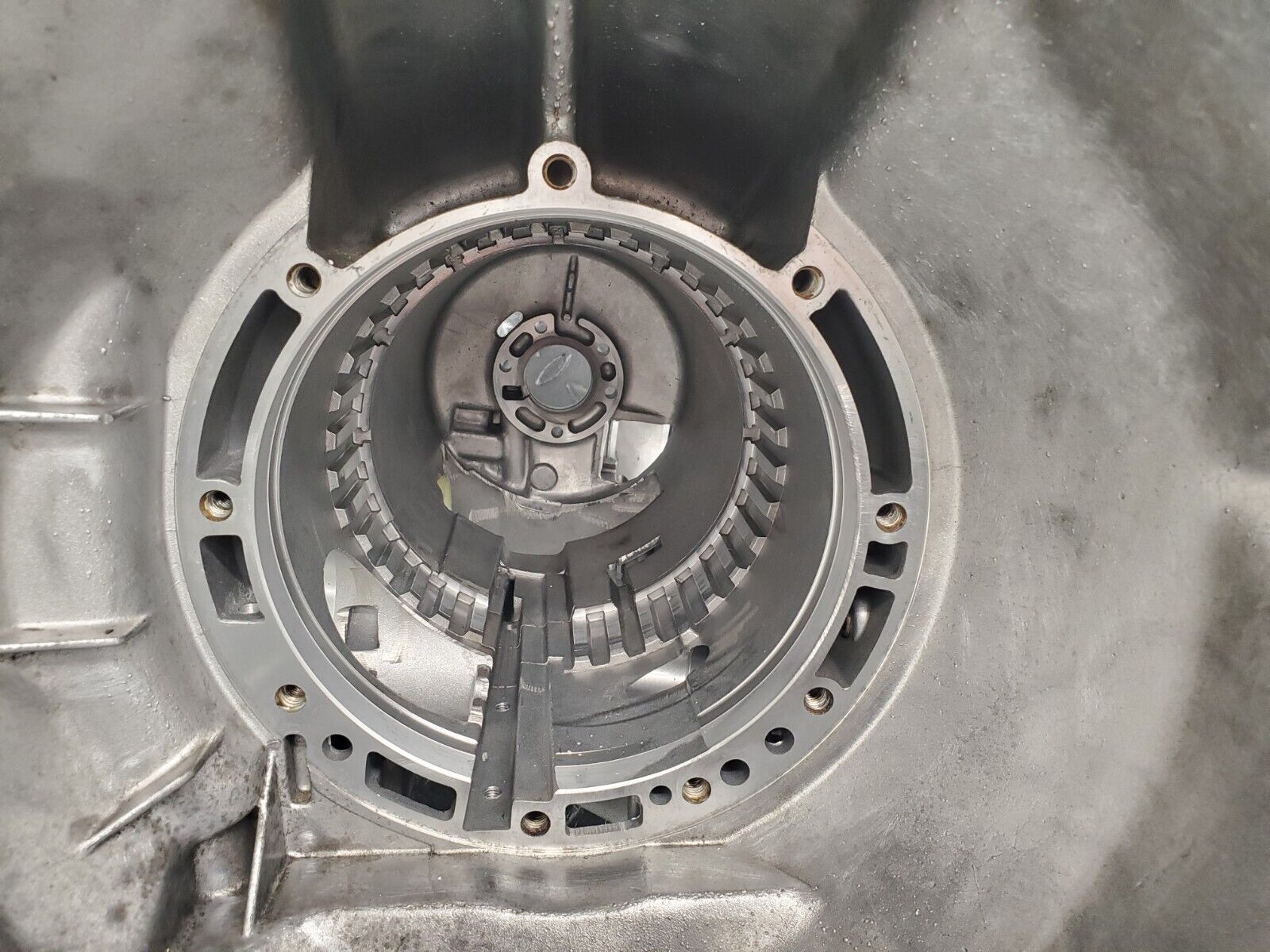 46293 Mercedes-Benz W124 280E Automatic Gearbox Housing 722.433 1242704204 2012710701