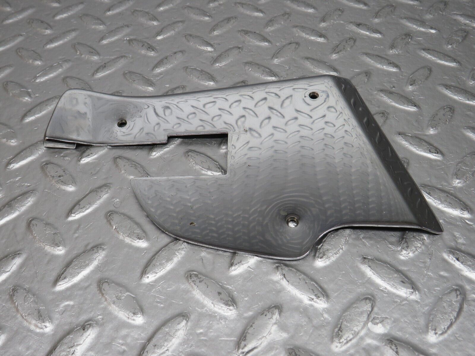 33194 Mercedes-Benz C107 R107 Left Door Chrome Cover