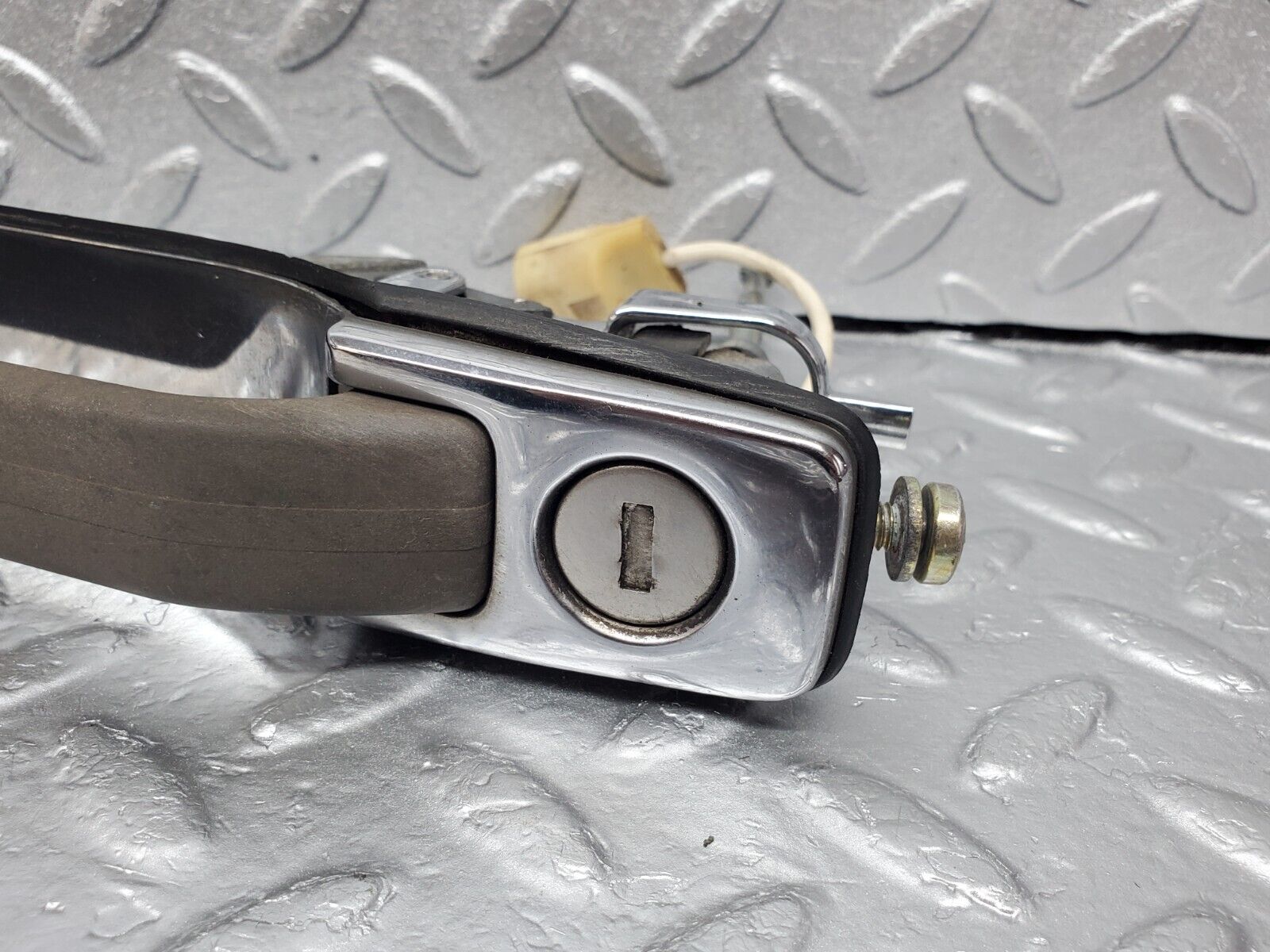 45645 Mercedes-Benz W126 420SE Front Right Door Exterior Handle No Key