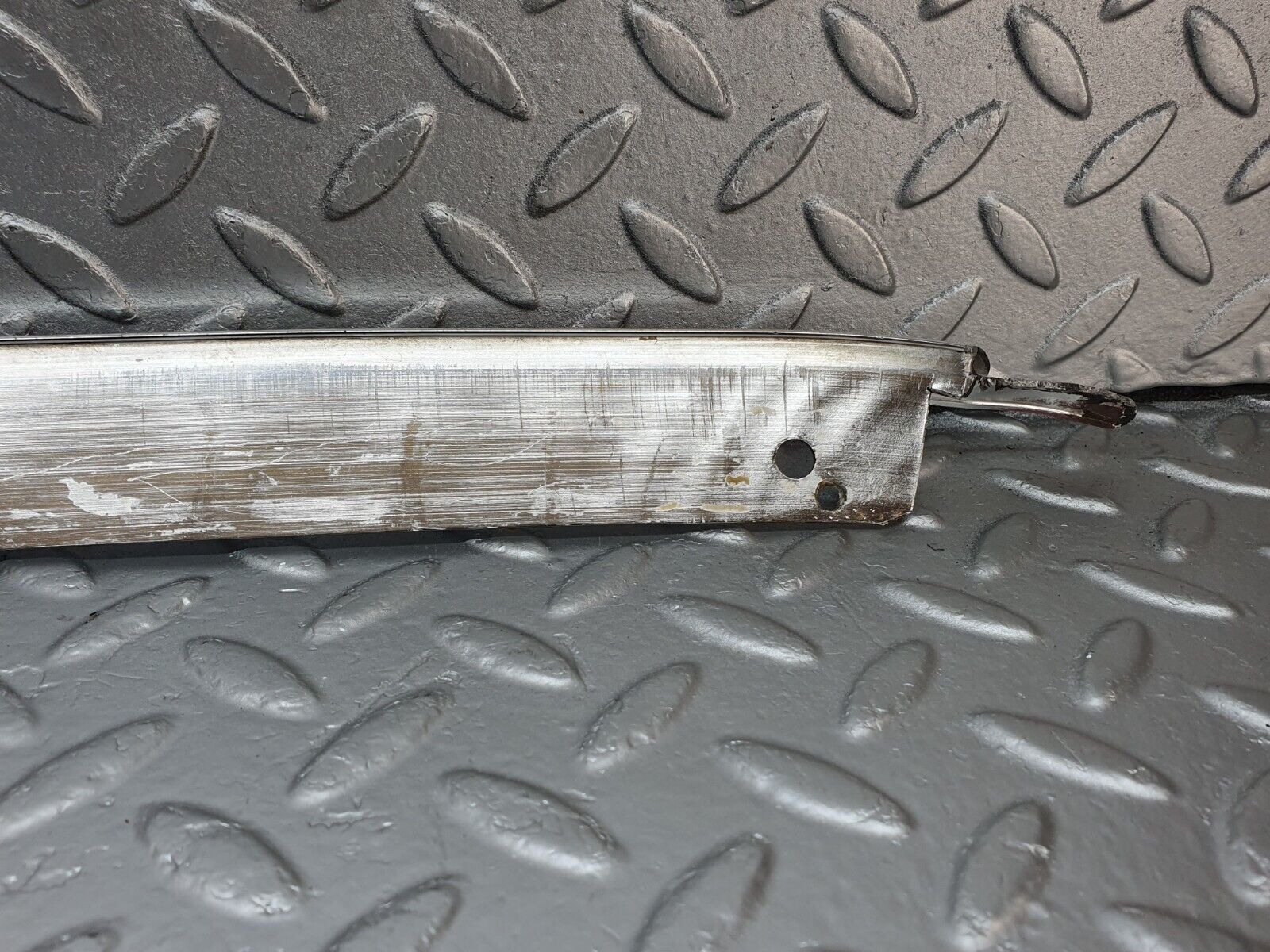 43053 Mercedes-Benz R107 Hardtop Side Window Chrome Moulding Trim Right