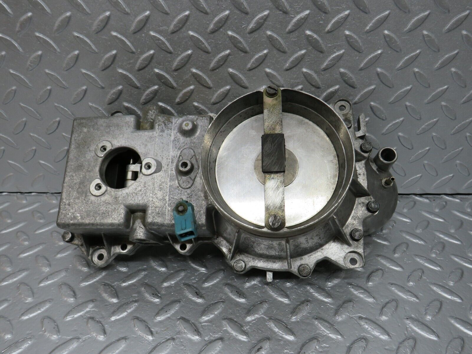 40054 Mercedes-Benz R107 350SL Air Flow Mass Meter Sensor Bosch 0438120062 1171410590