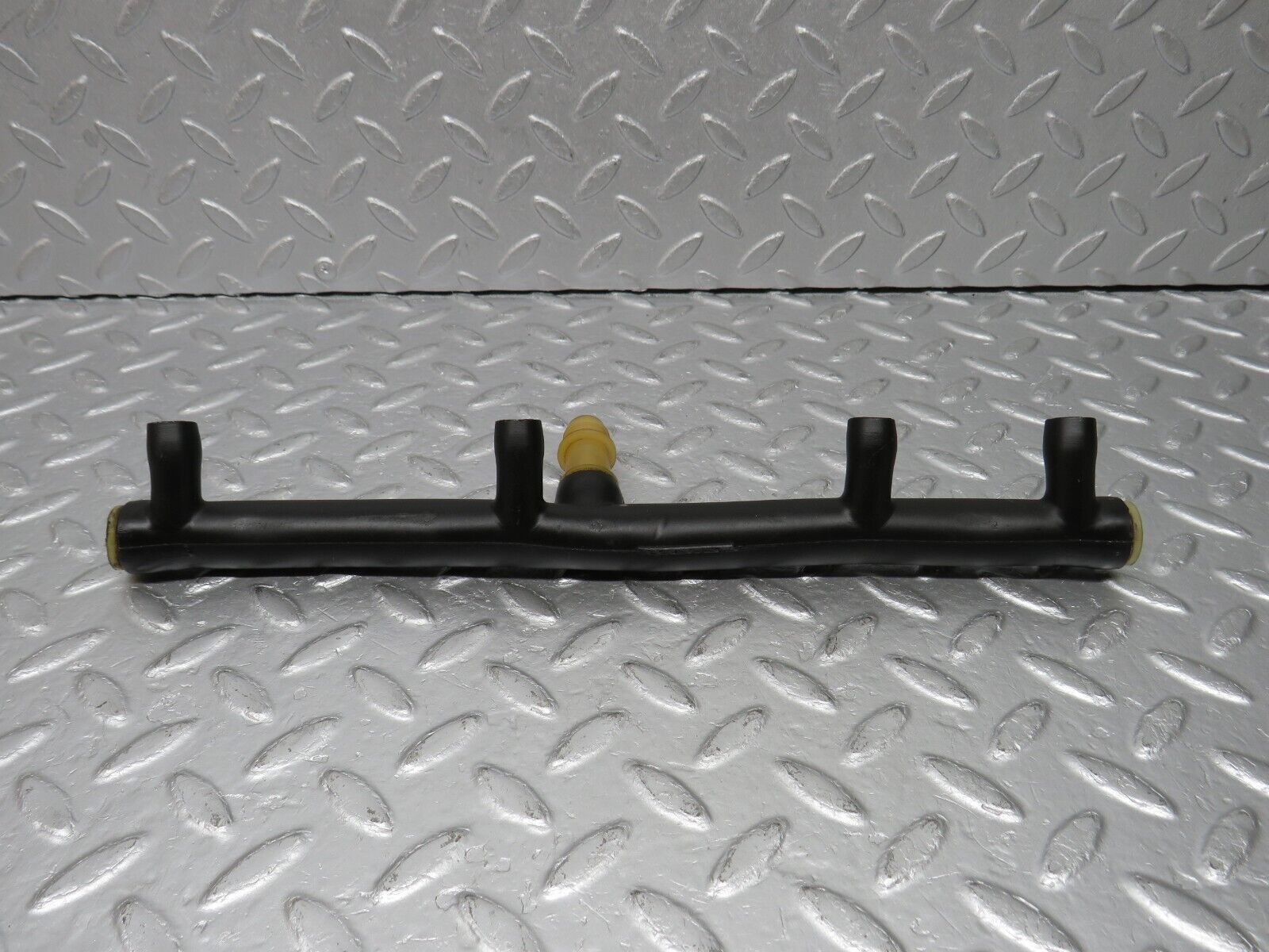 39162 Mercedes-Benz R107 500SL Air Intake Breather Hose Pipe 1160940982