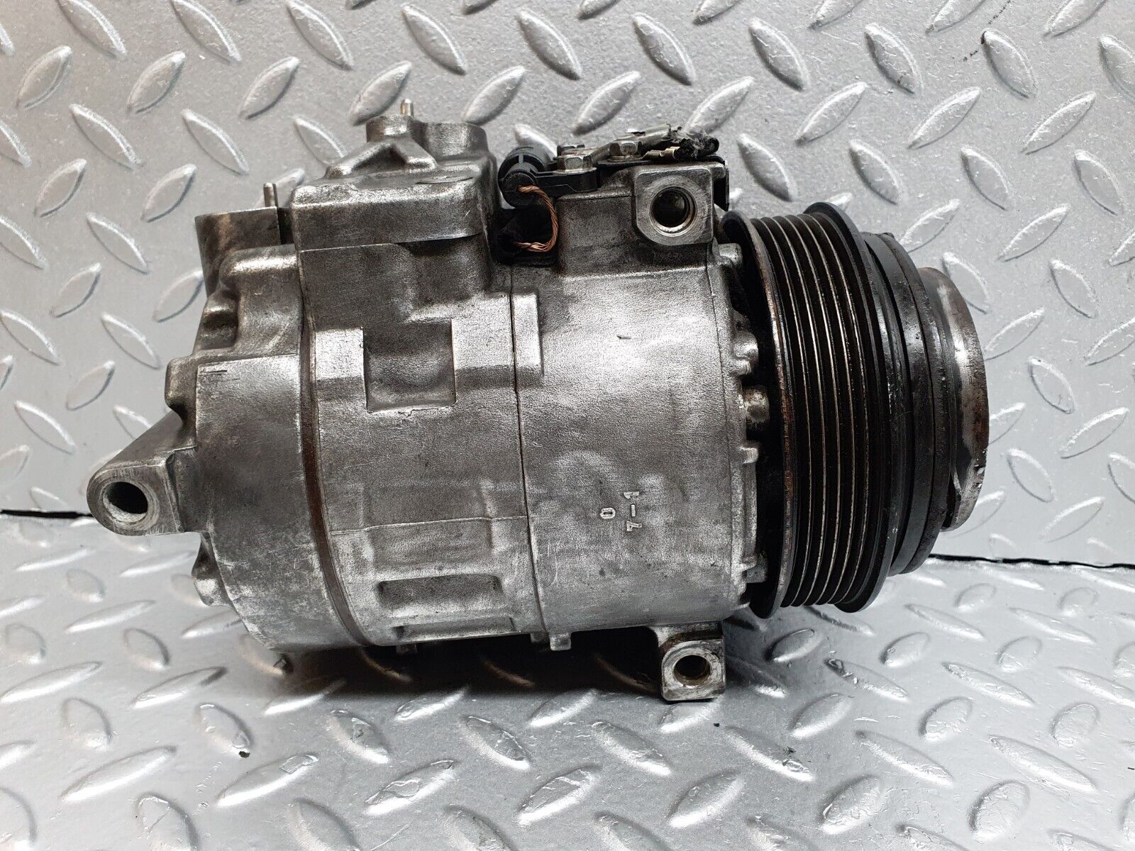 41921 Mercedes-Benz W202 C200 Air Conditioning Compressor 0002302011