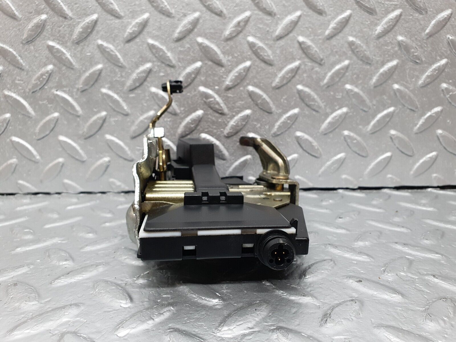 42220 Mercedes-Benz R129 320SL Coupe Left Door Lock Mechanism