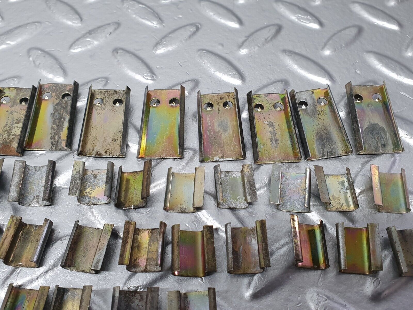 42141 Mercedes-Benz V123 240D LWB Heater Box Blower Housing Clips