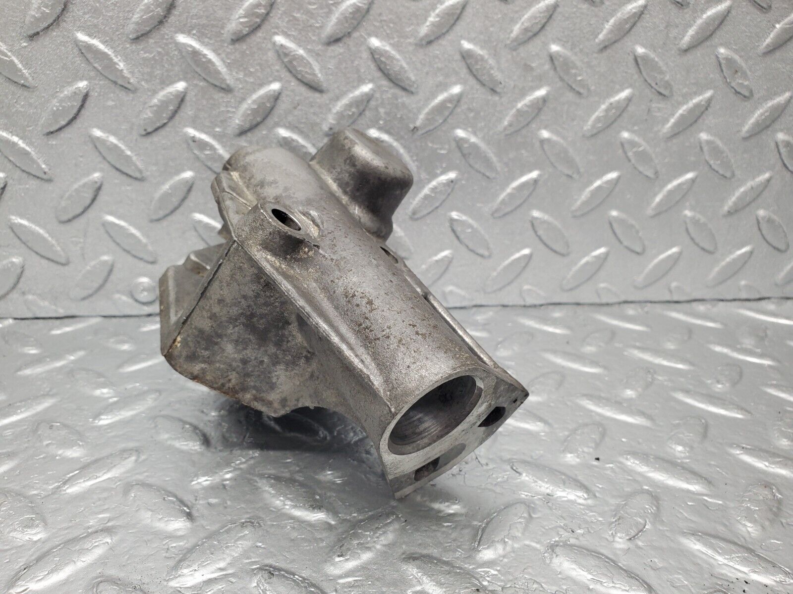 46720 Mercedes-Benz C123 280CE Coupe Ignition Distributor Housing 1101580515