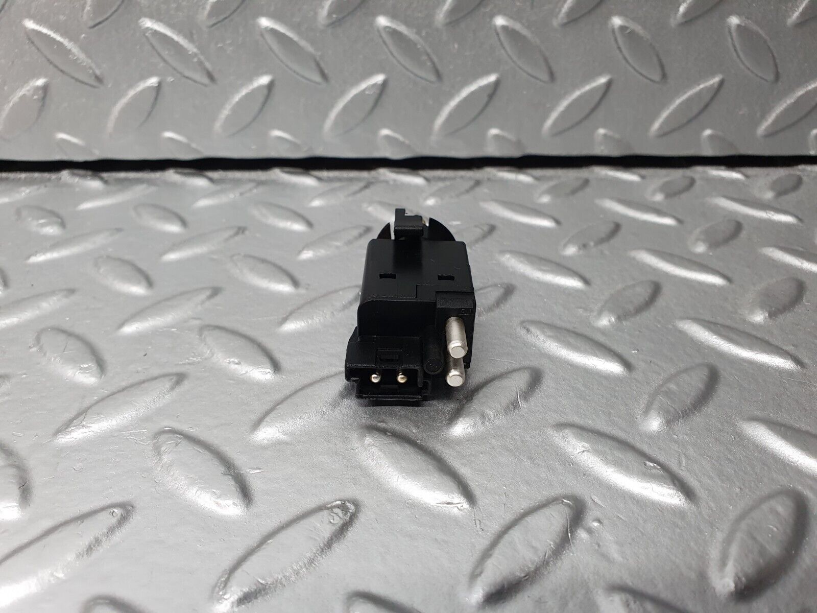 41799 Mercedes-Benz W202 C200 Brake Light Switch 0015450109