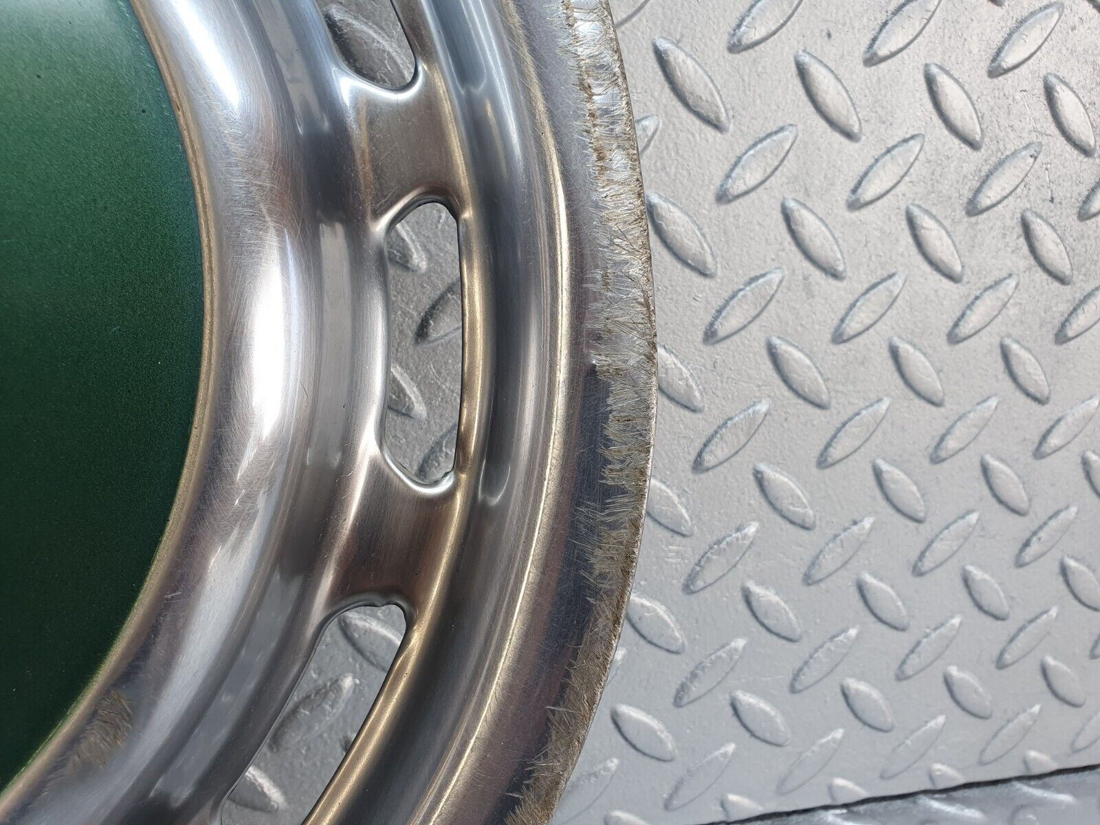 43229 Mercedes-Benz W108 280SE Wheel Hub Cap 14''