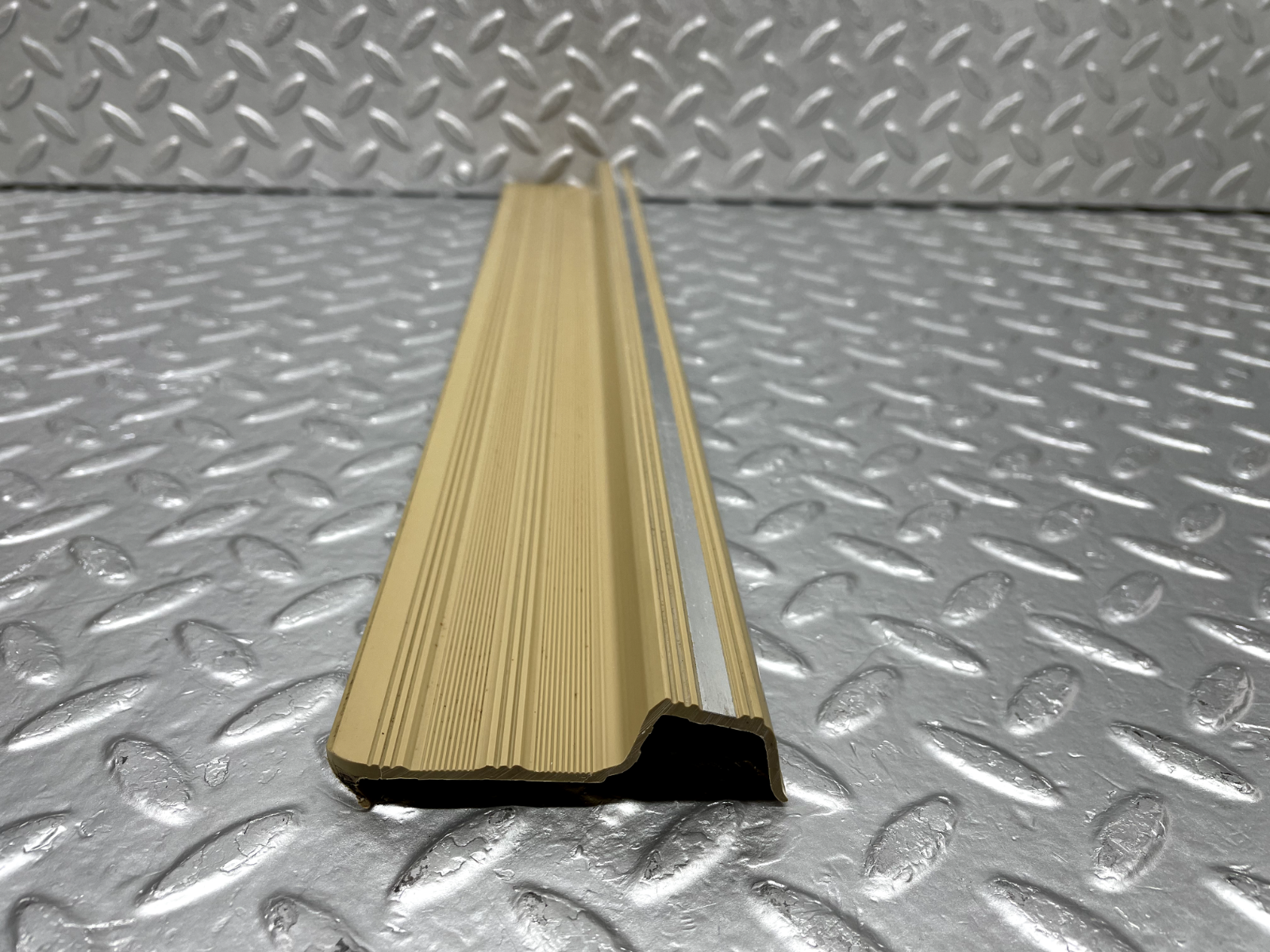 44264 Mercedes-Benz W123 280E Rear Right Door Sill Trim Beige