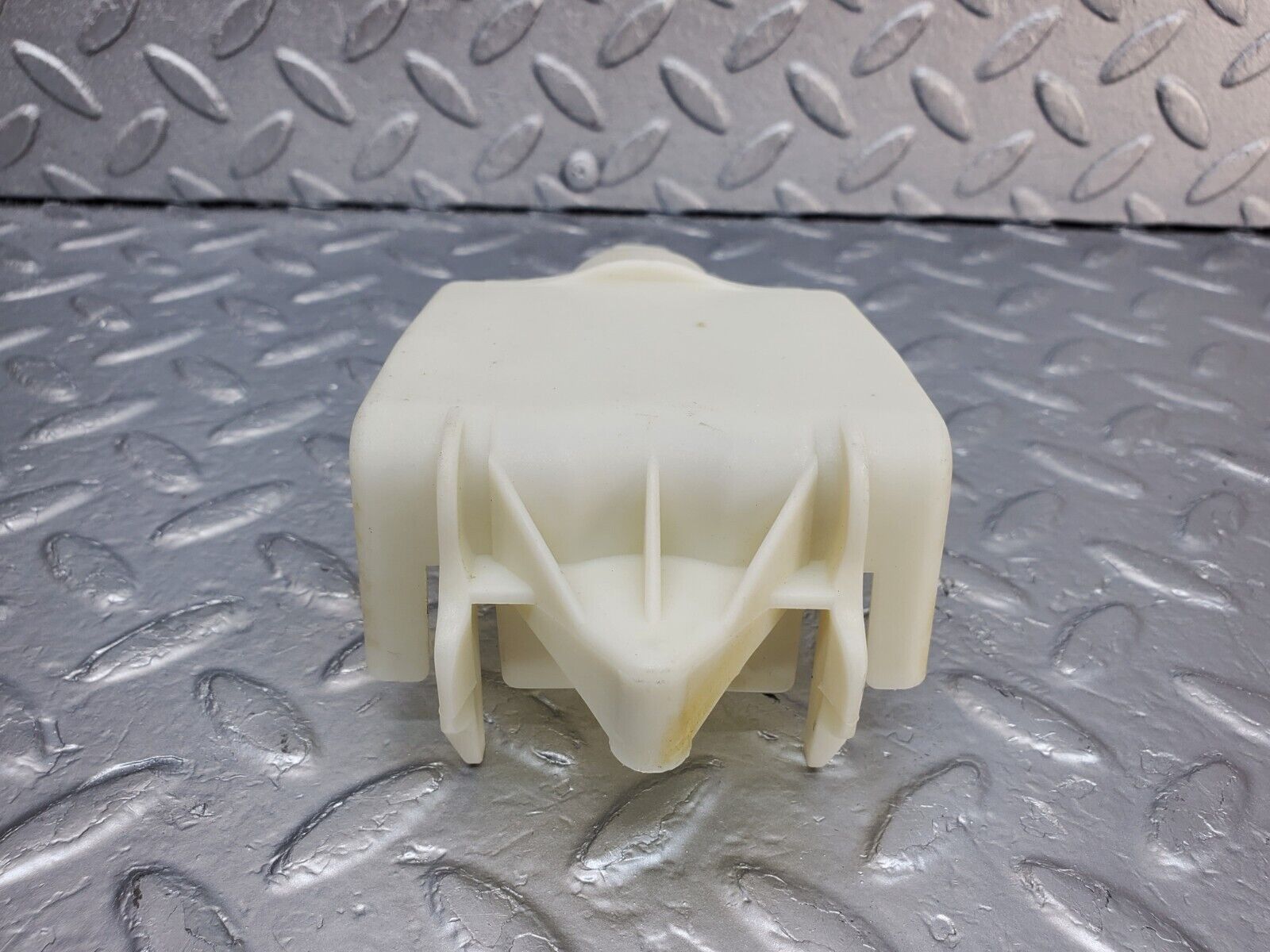 44659 Mercedes-Benz W124 220E Rear Door Lock Vacuum Actuator Cover 1248050590