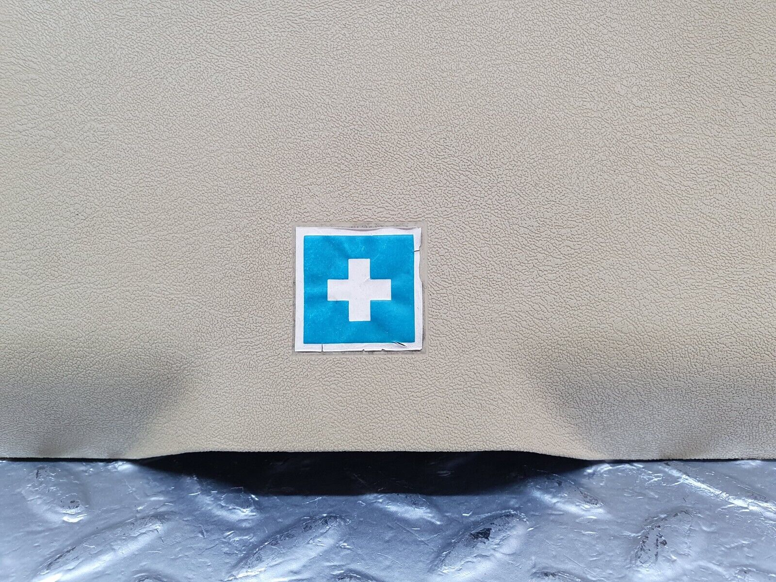 44140 Mercedes-Benz C123 230CE Coupe First Aid Box 1238650353