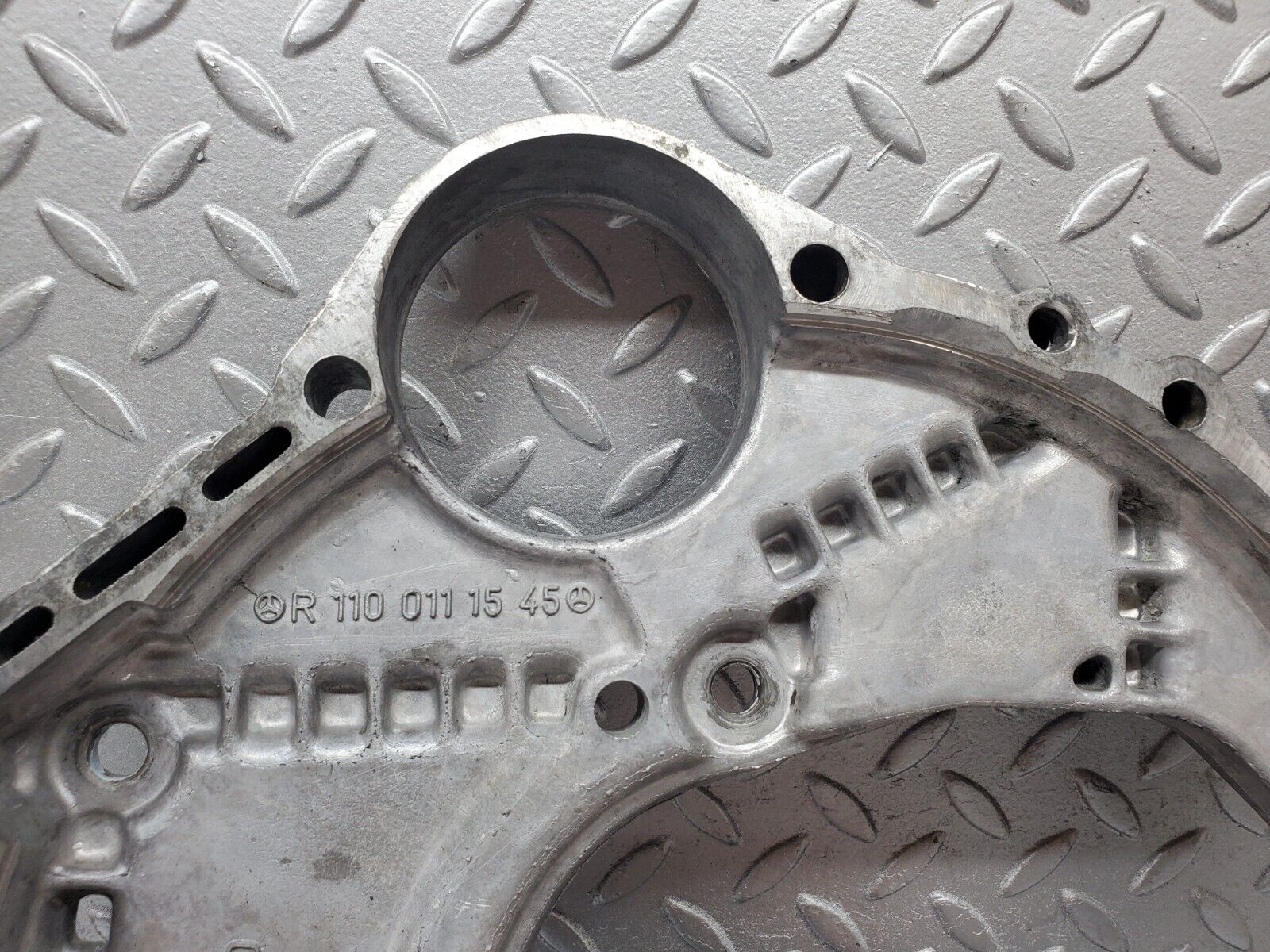 45452 Mercedes-Benz 280E M110.988 Gearbox Flange 1100111545