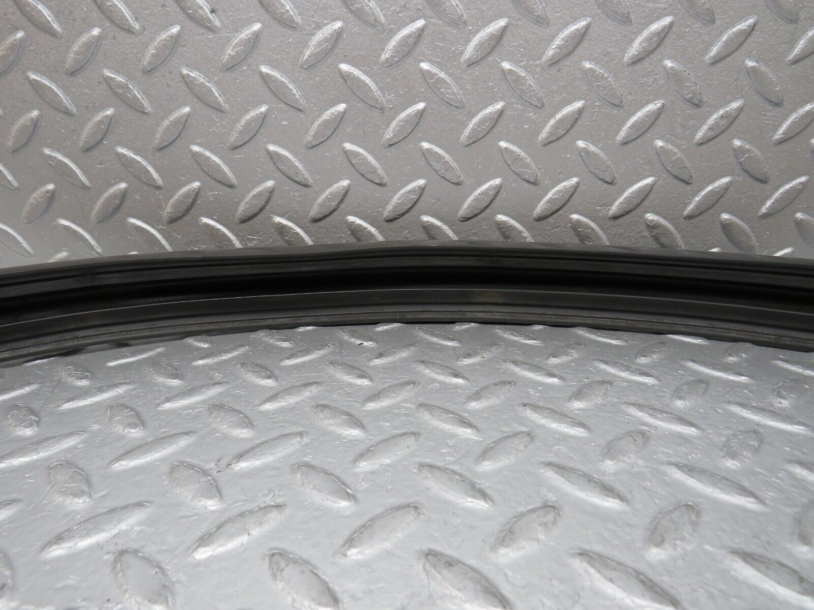 35628 Mercedes-Benz R107 280SL Rear Bumper Rubber