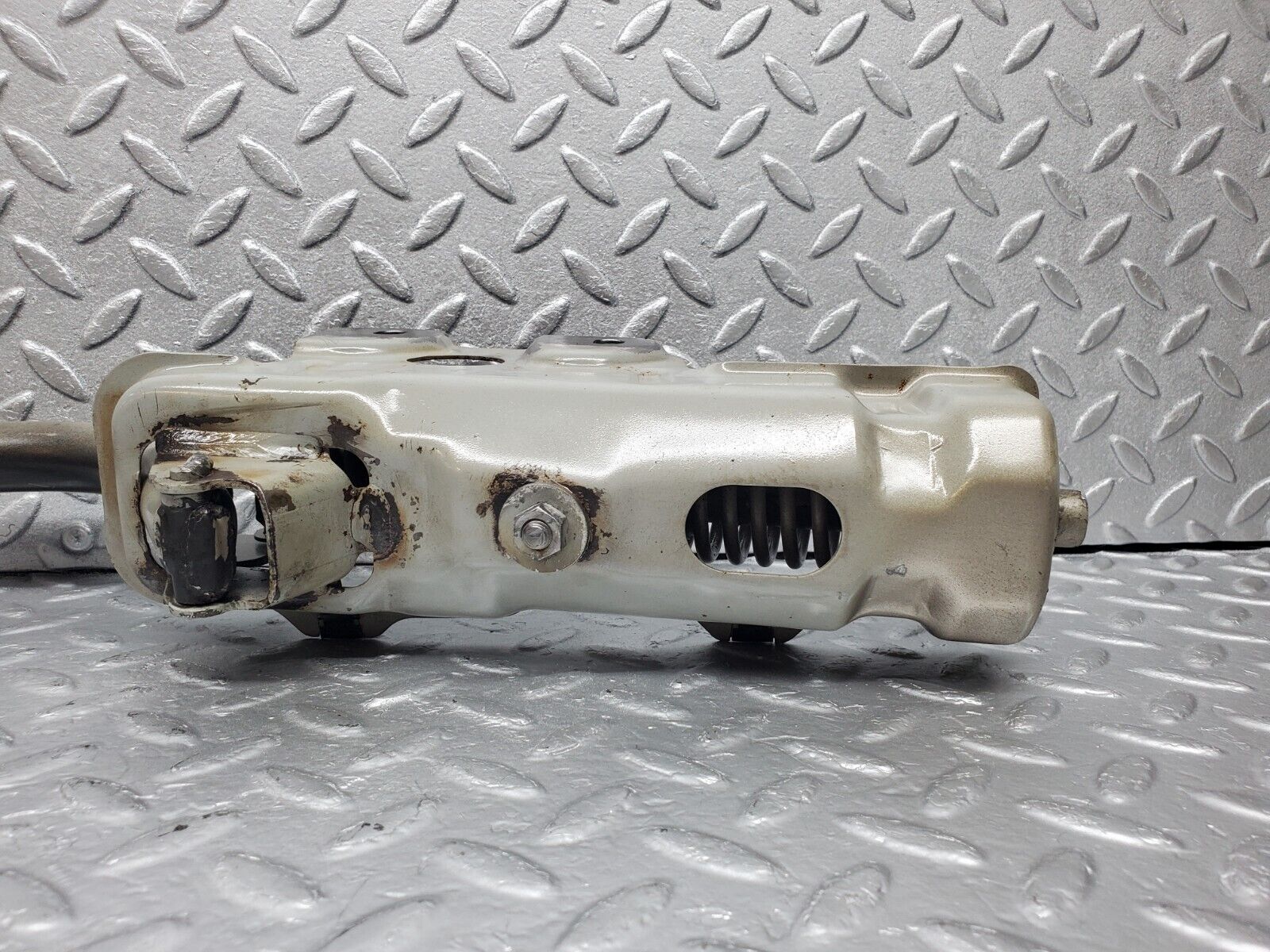 45834 Mercedes-Benz W126 420SE Trunk Lid Hinge Left Side