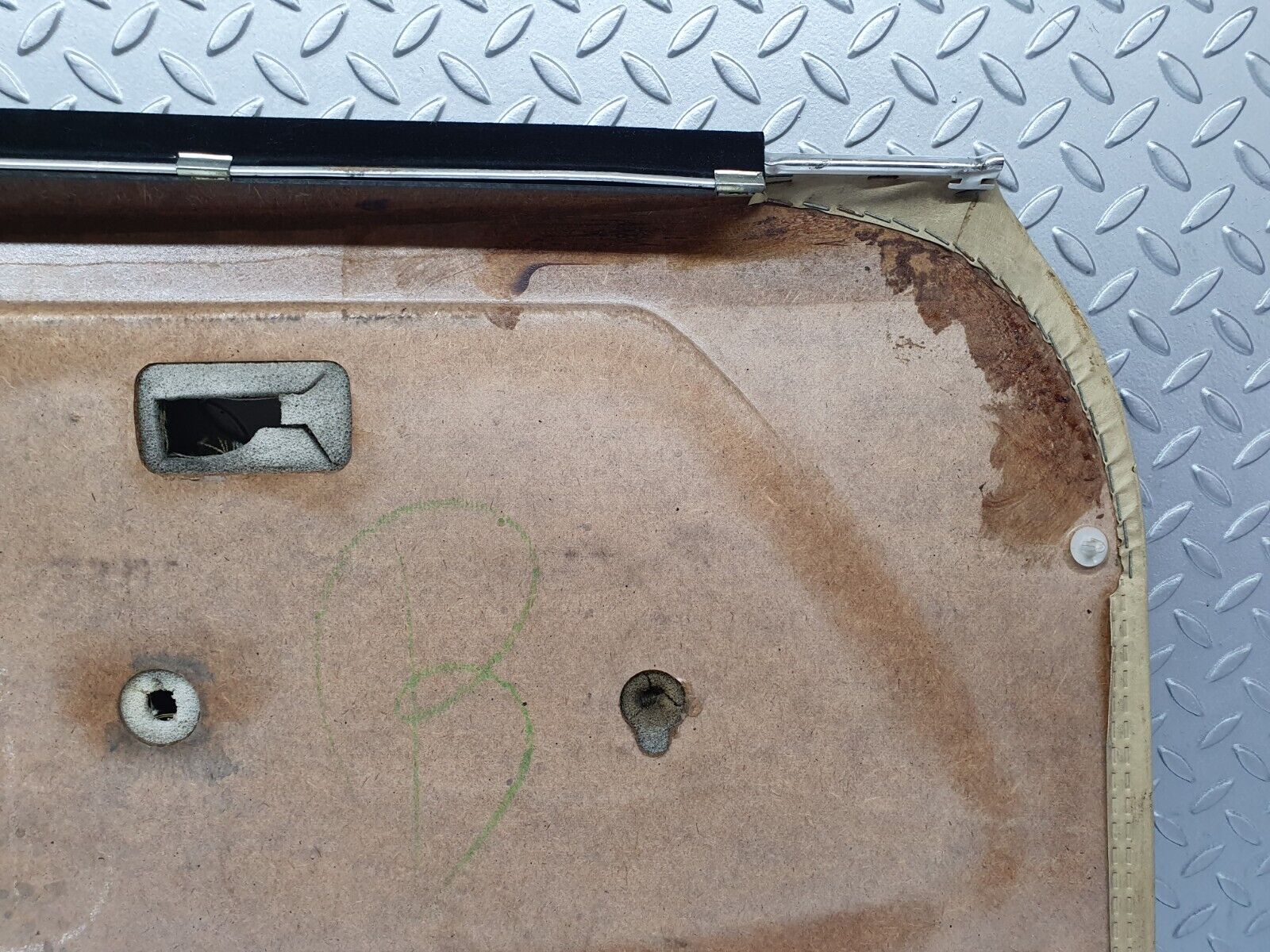 44049 Mercedes-Benz C123 230CE Coupe Right Door Card Beige