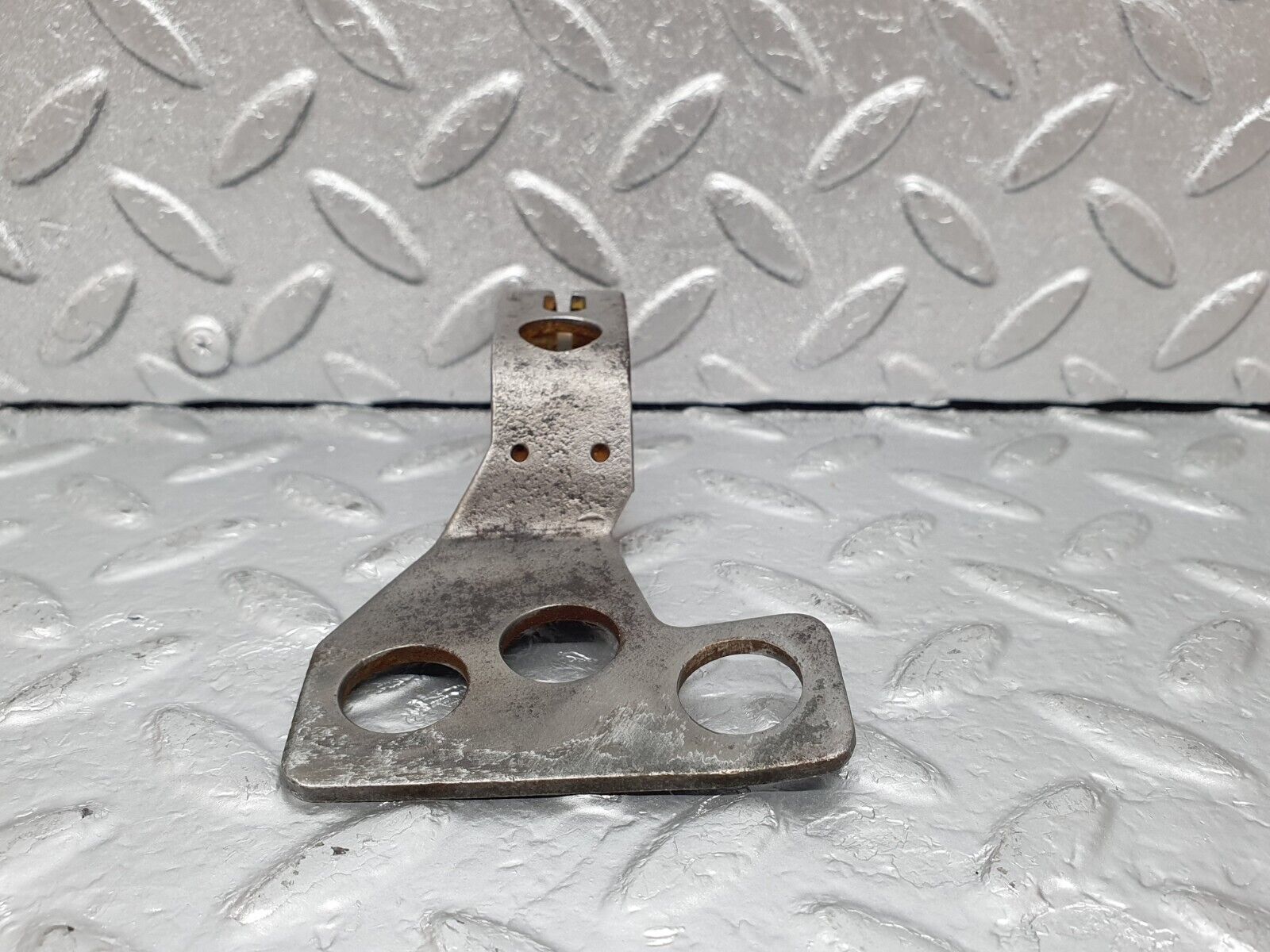 44231 Mercedes-Benz C107 350SLC Coupe Automatic Gearbox Linkage Bracket 722.001