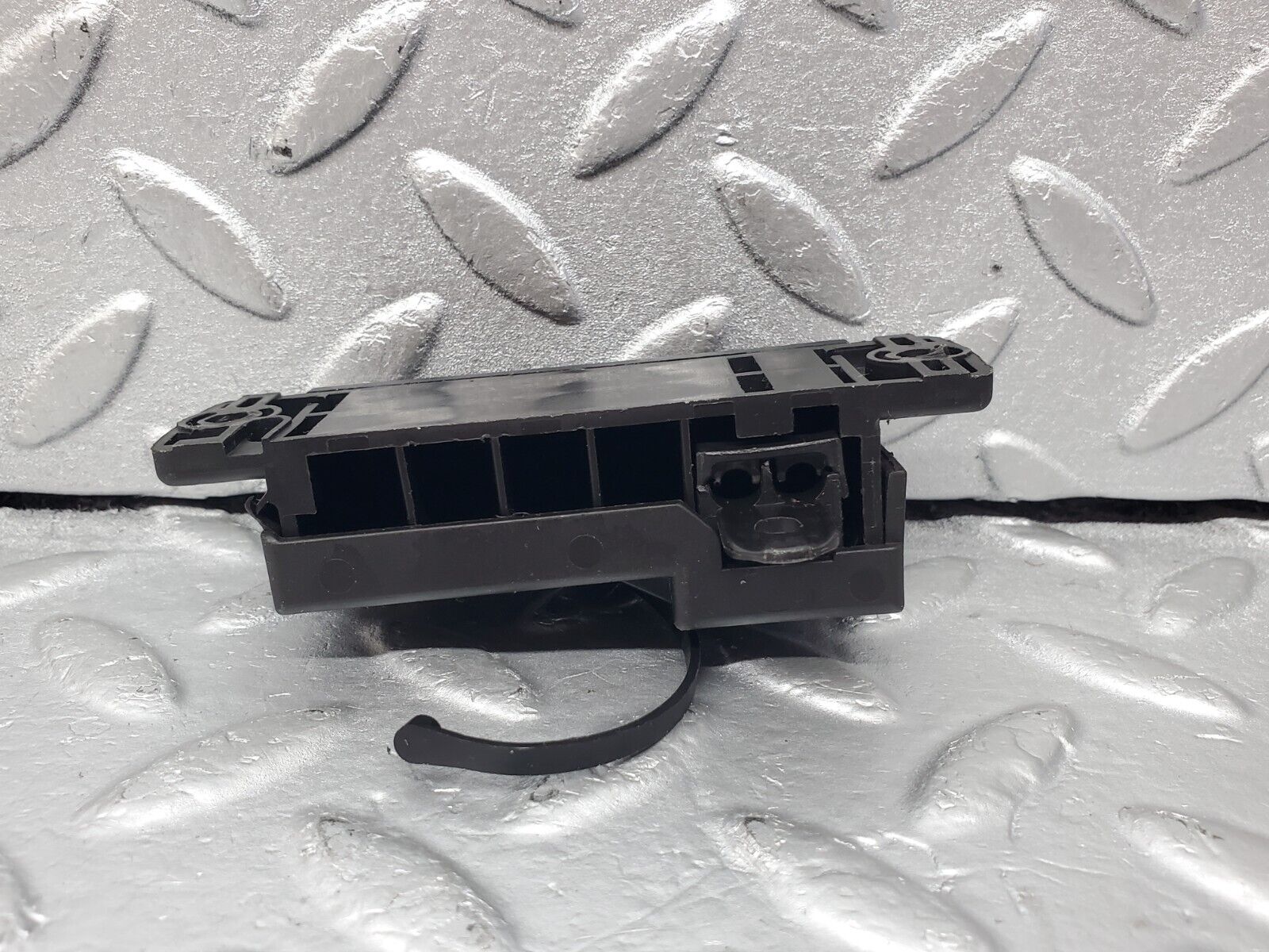 45591 Mercedes-Benz W126 420SE Diagnostic Connector 1265459740