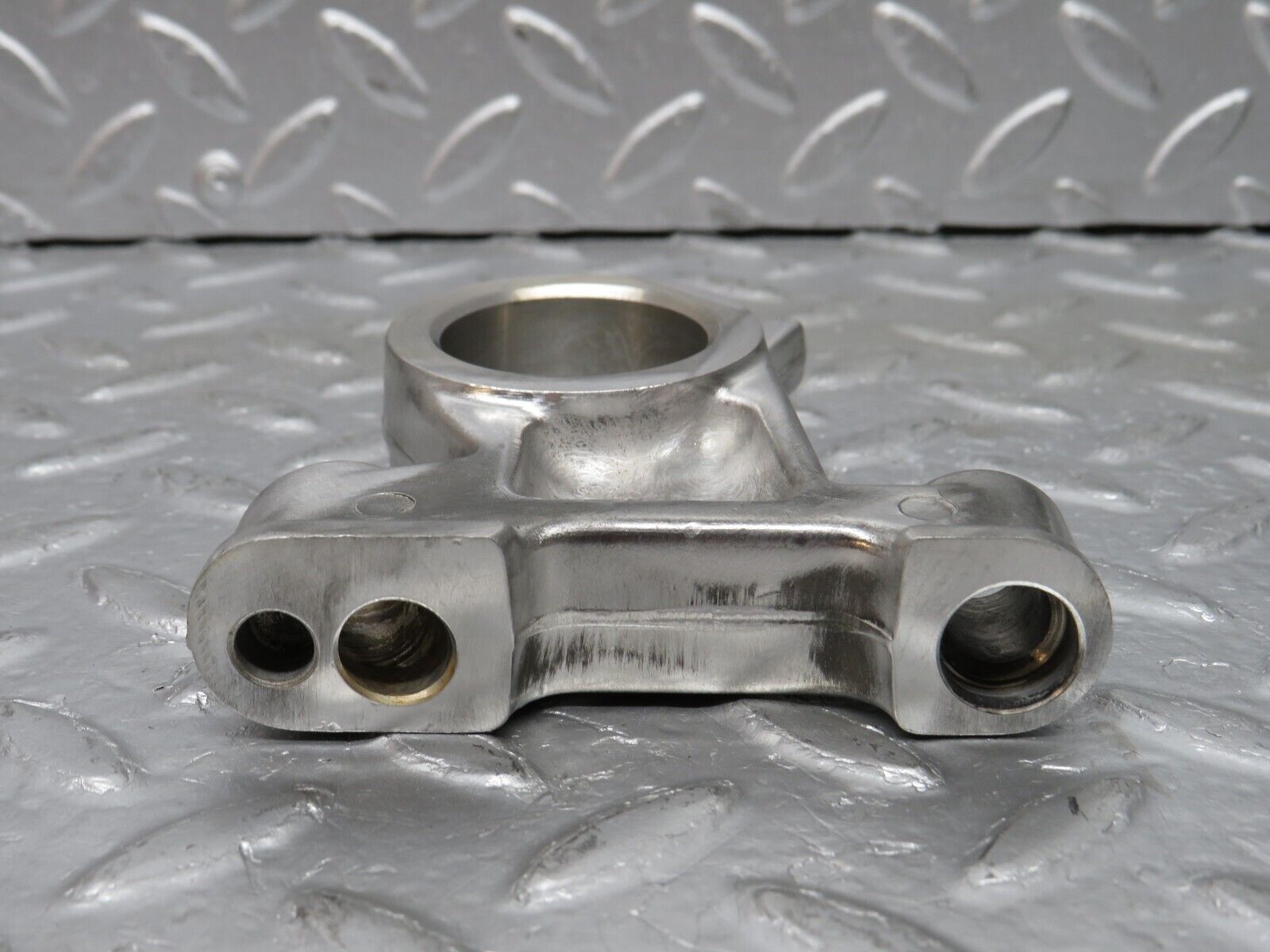 32992 Mercedes-Benz C107 R107 350 V8 Camshaft Tower Bearing 1160511810