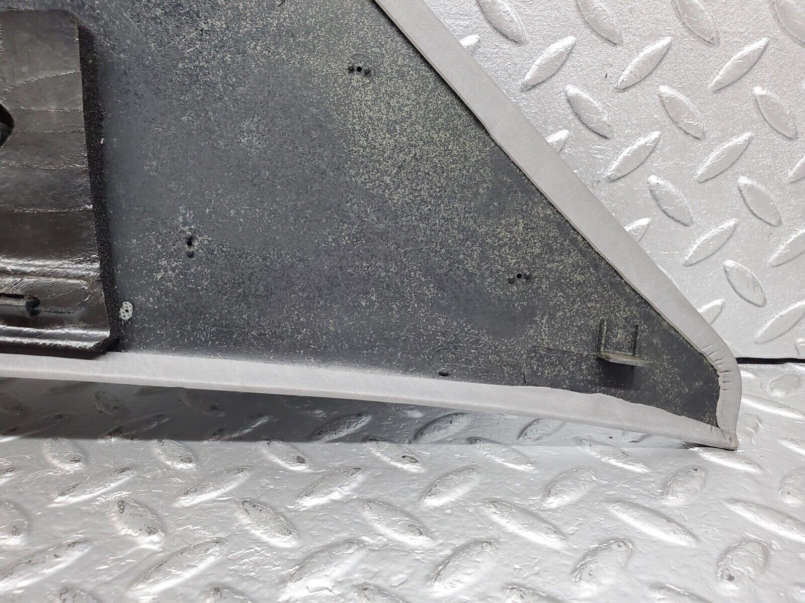 44637 Mercedes-Benz W124 220E C Pillar Cover Panel Right Side Grey 1246950830