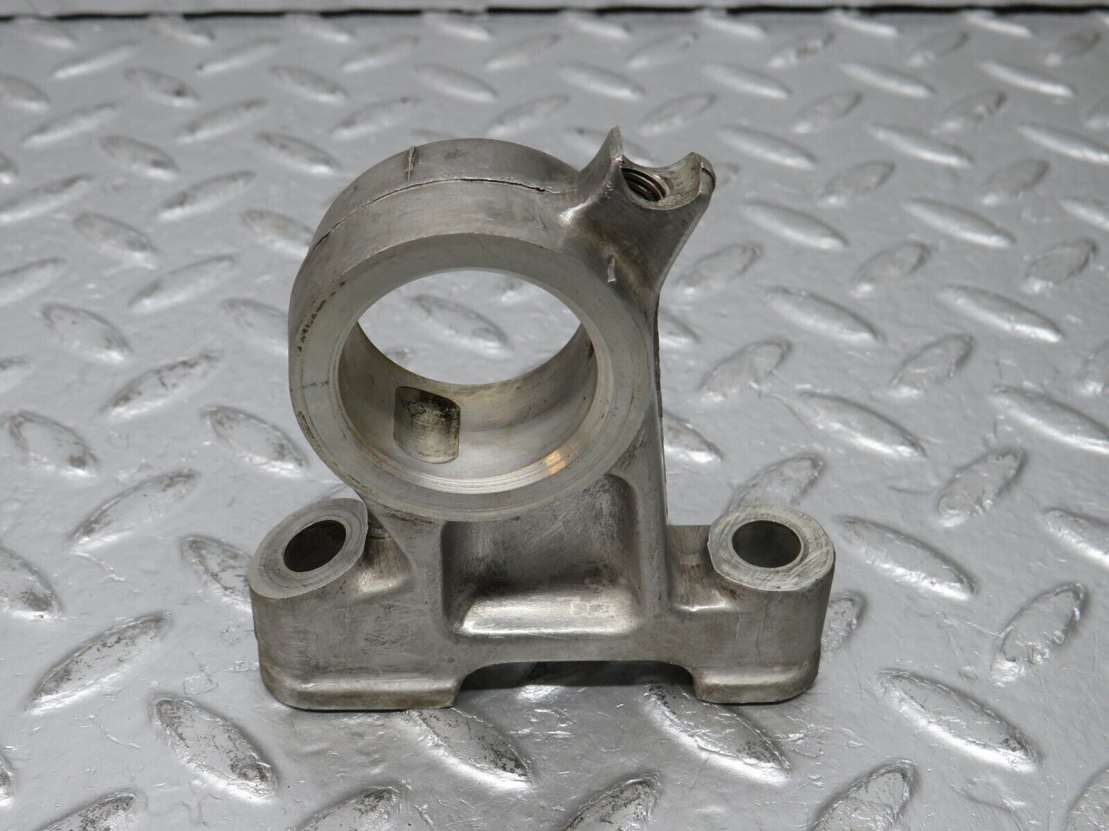 32794 Mercedes-Benz C107 R107 350 V8 Camshaft Tower Bearing 1160511810