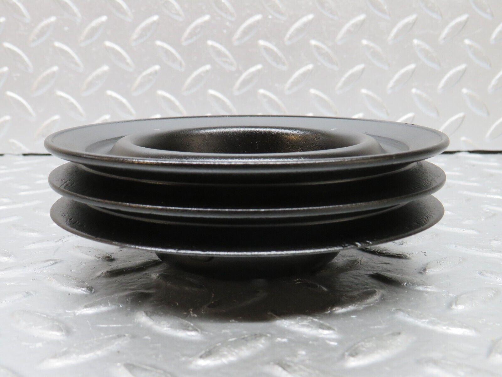 32753 Mercedes-Benz C107 R107 350 V8 Water Pump Pulley