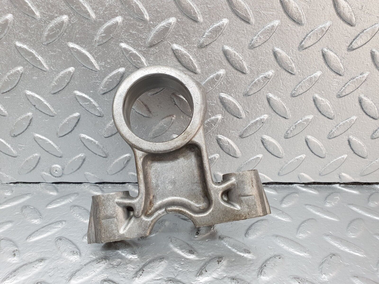 43271 Mercedes-Benz W108 280SE Camshaft Tower Bearing 1140510016