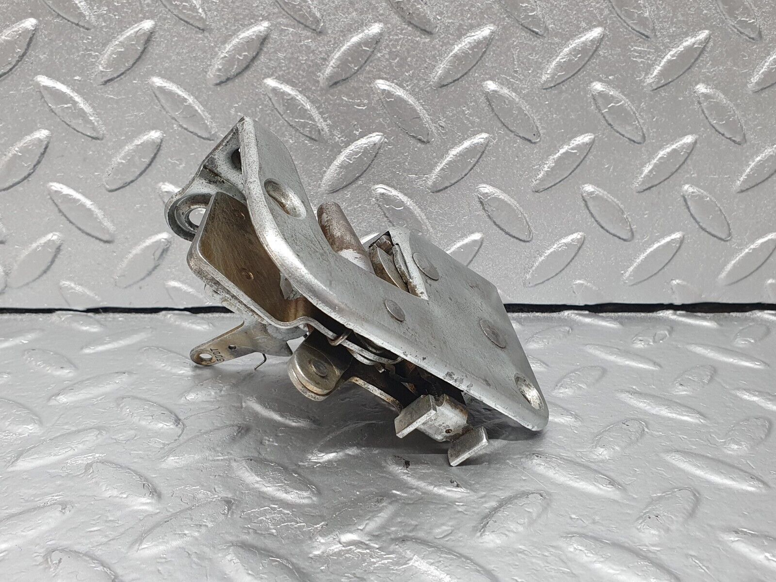 43128 Mercedes-Benz W108 280SE Front Left Door Lock Mechanism