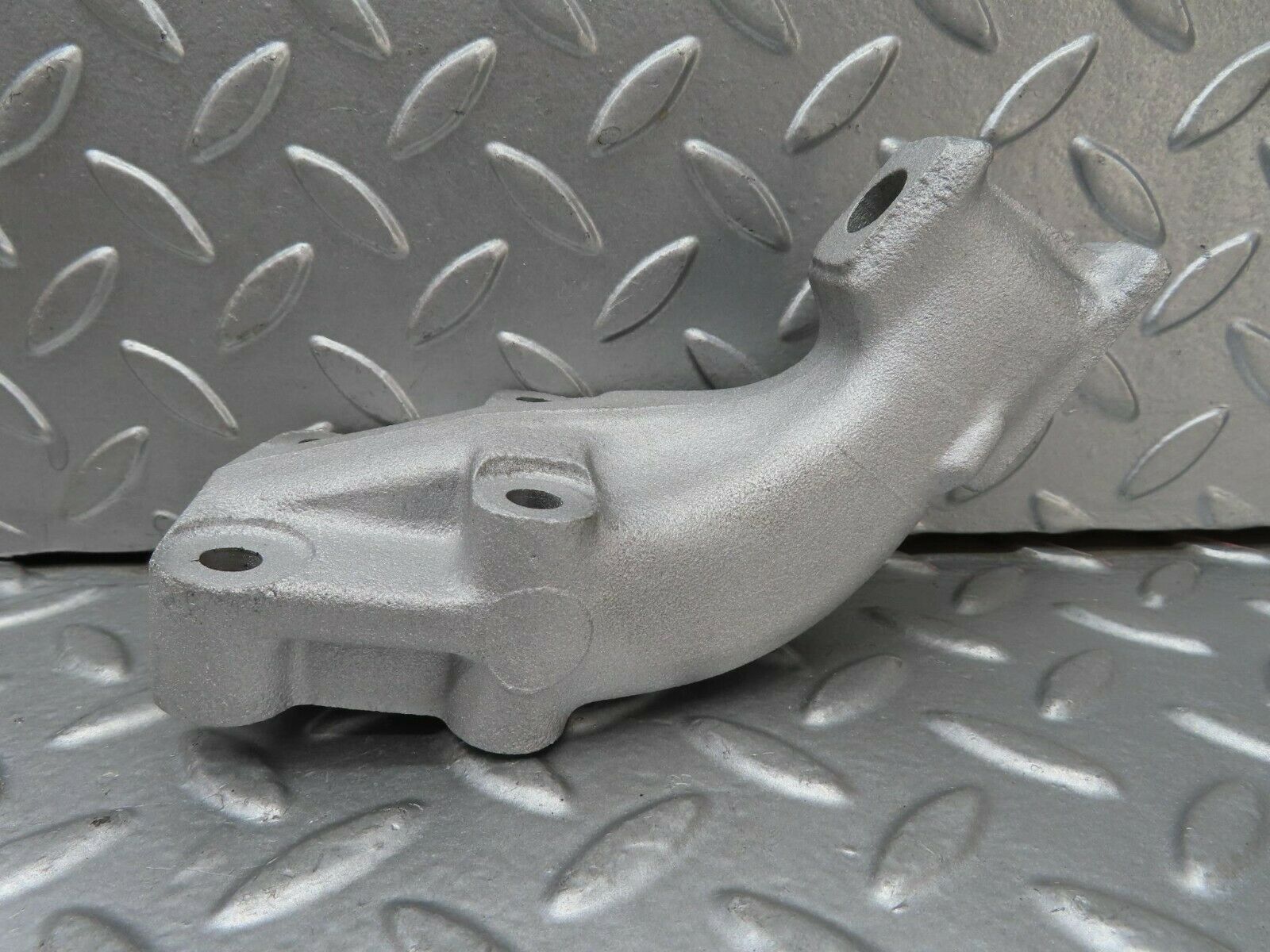 15660 Mercedes-Benz R107 450SL Engine Mount Bracket Right Side 116223460